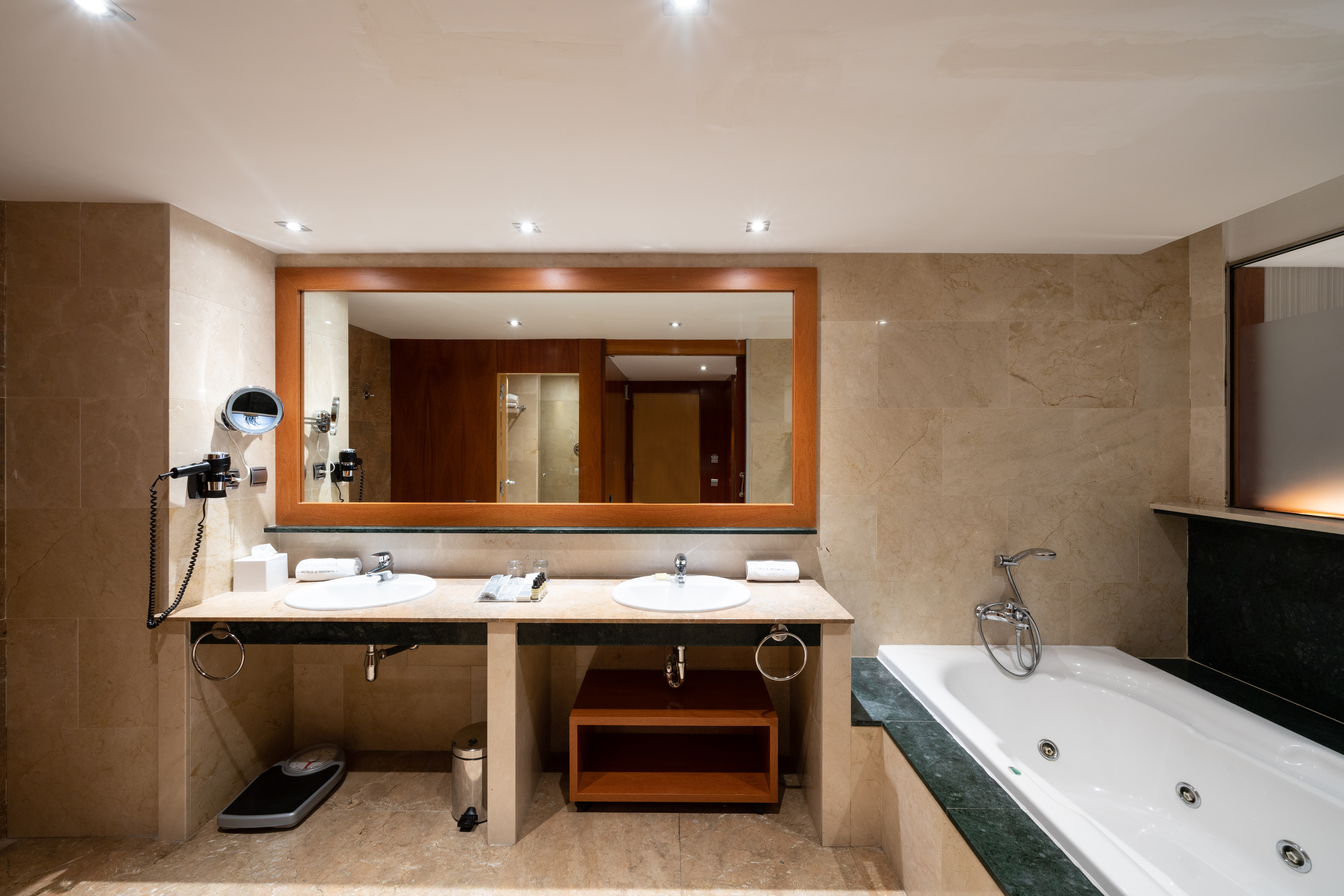 Junior Suite Capacity 1