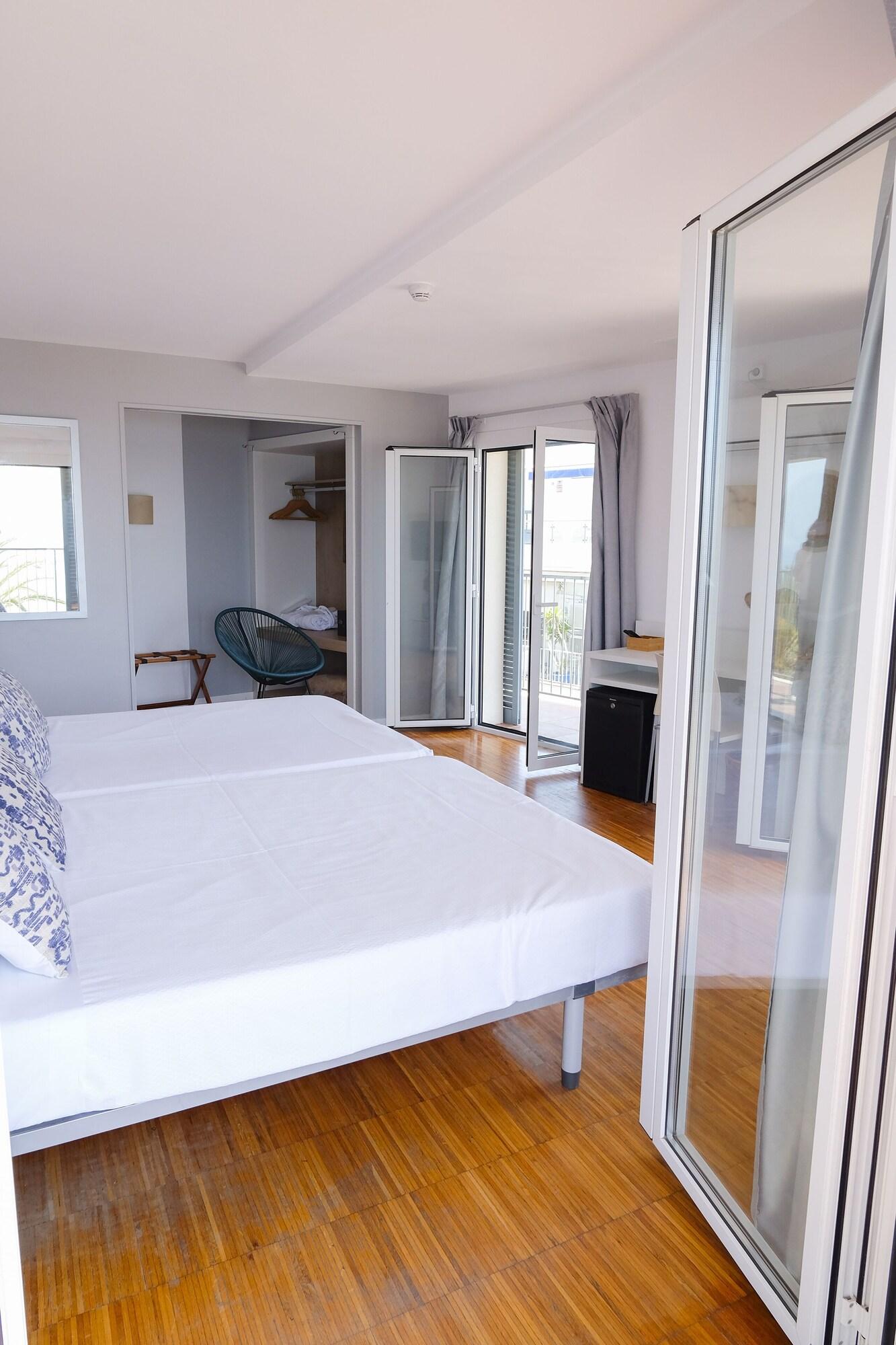 Double or Twin Superior Sea View