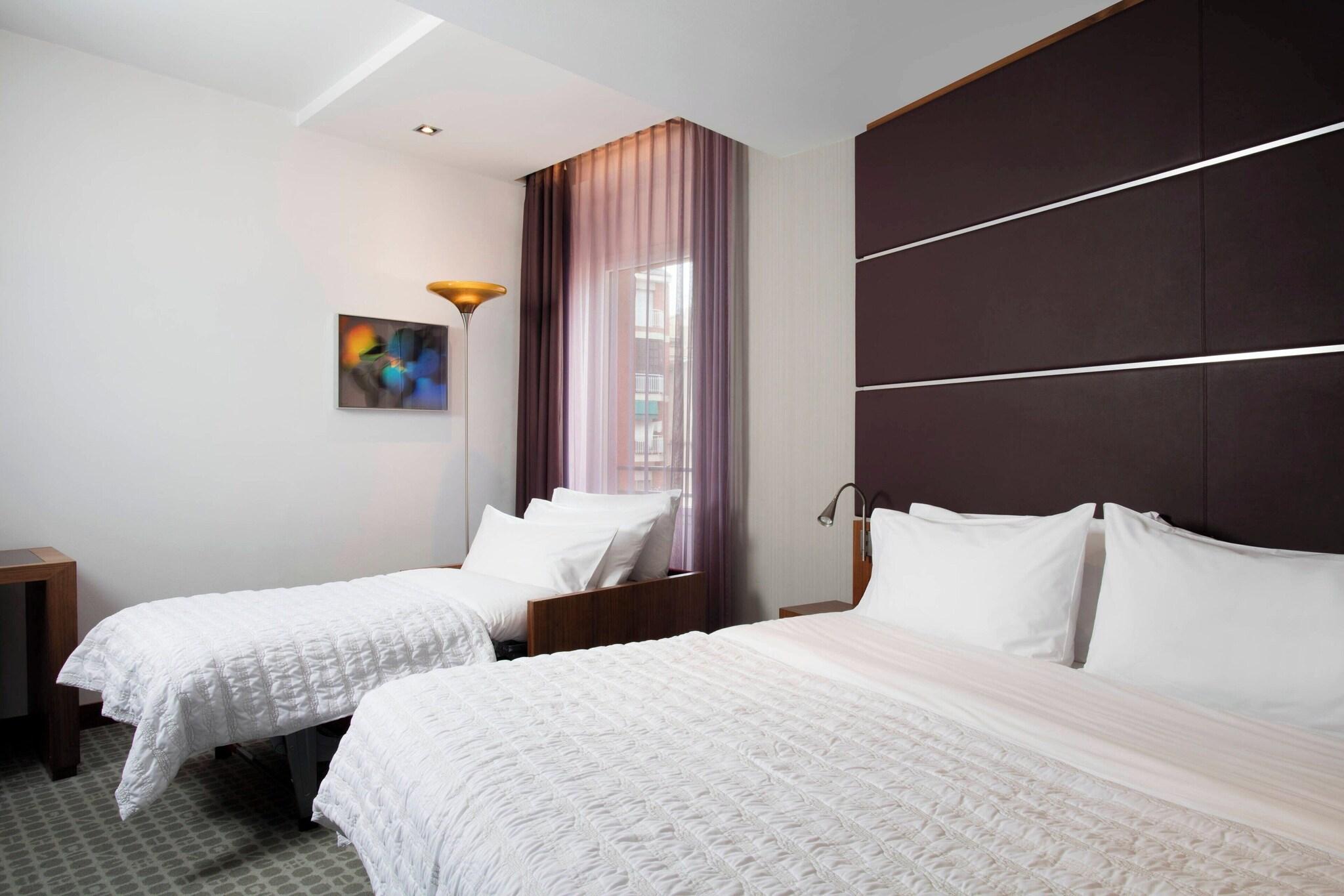 Double Deluxe King Bed