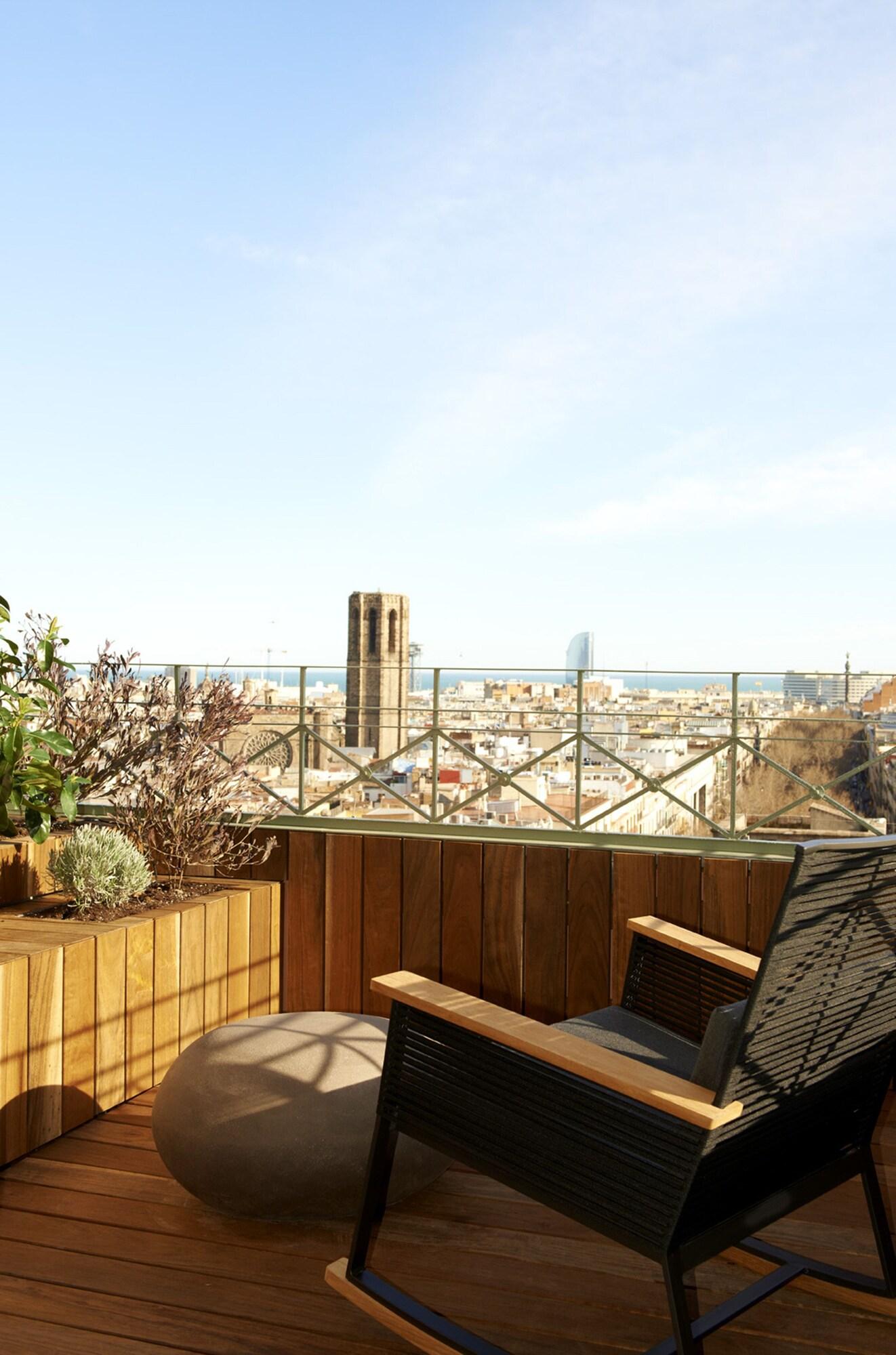 Suite City View King Bed