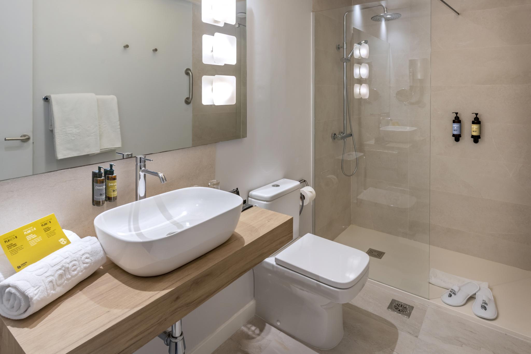 Double or Twin Deluxe