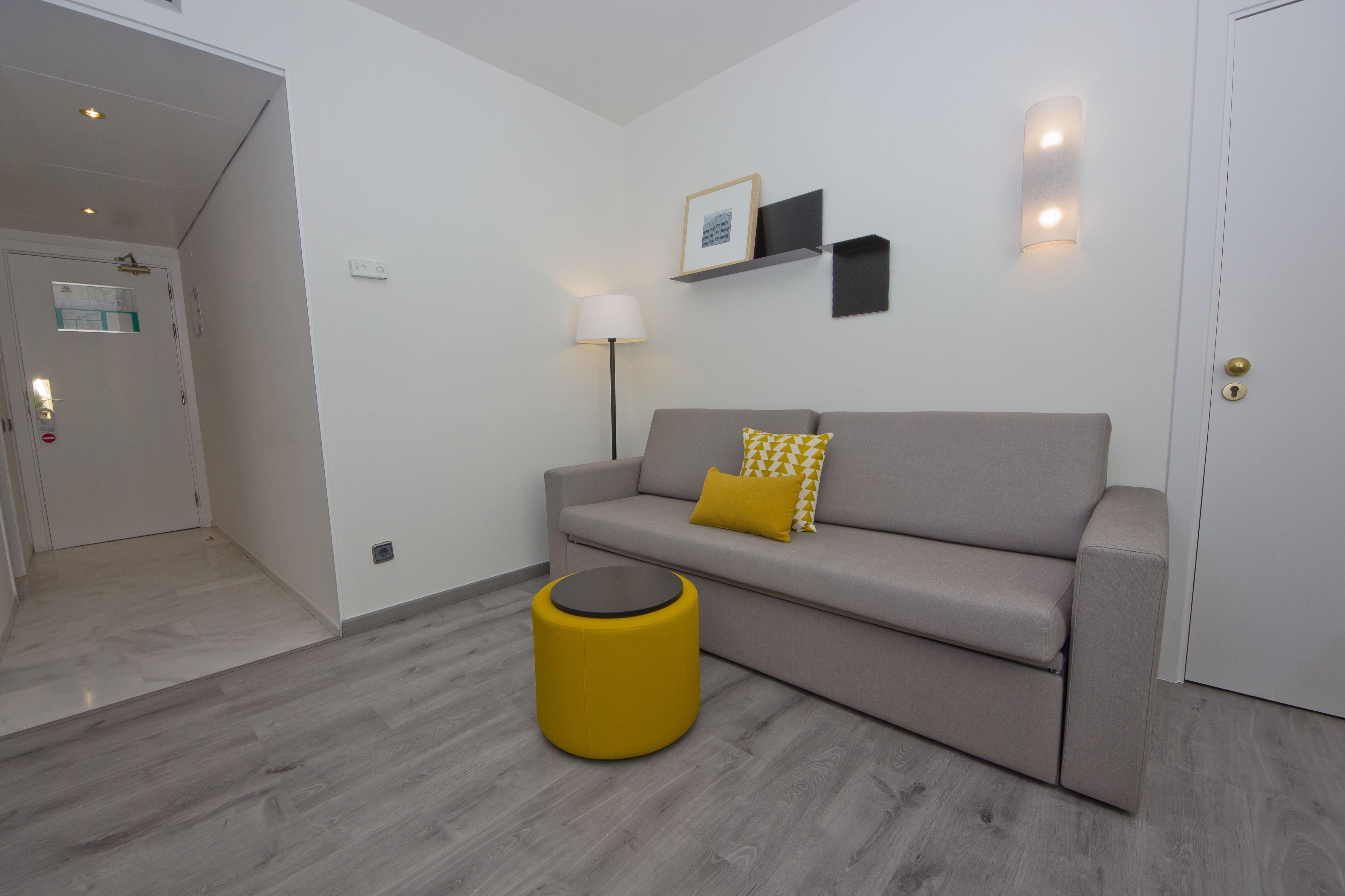 Family Room Capacity 5