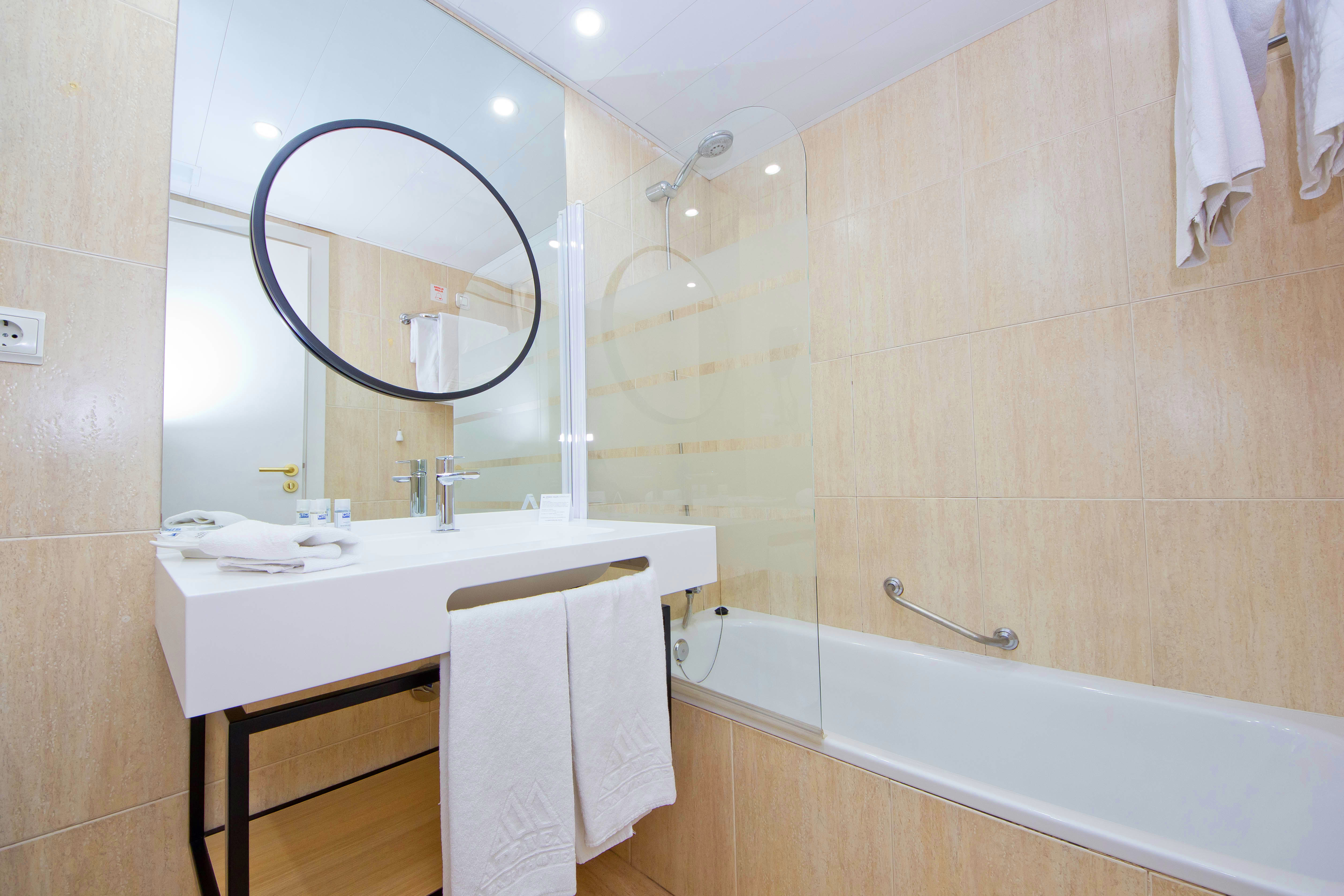 Family Room Capacity 5