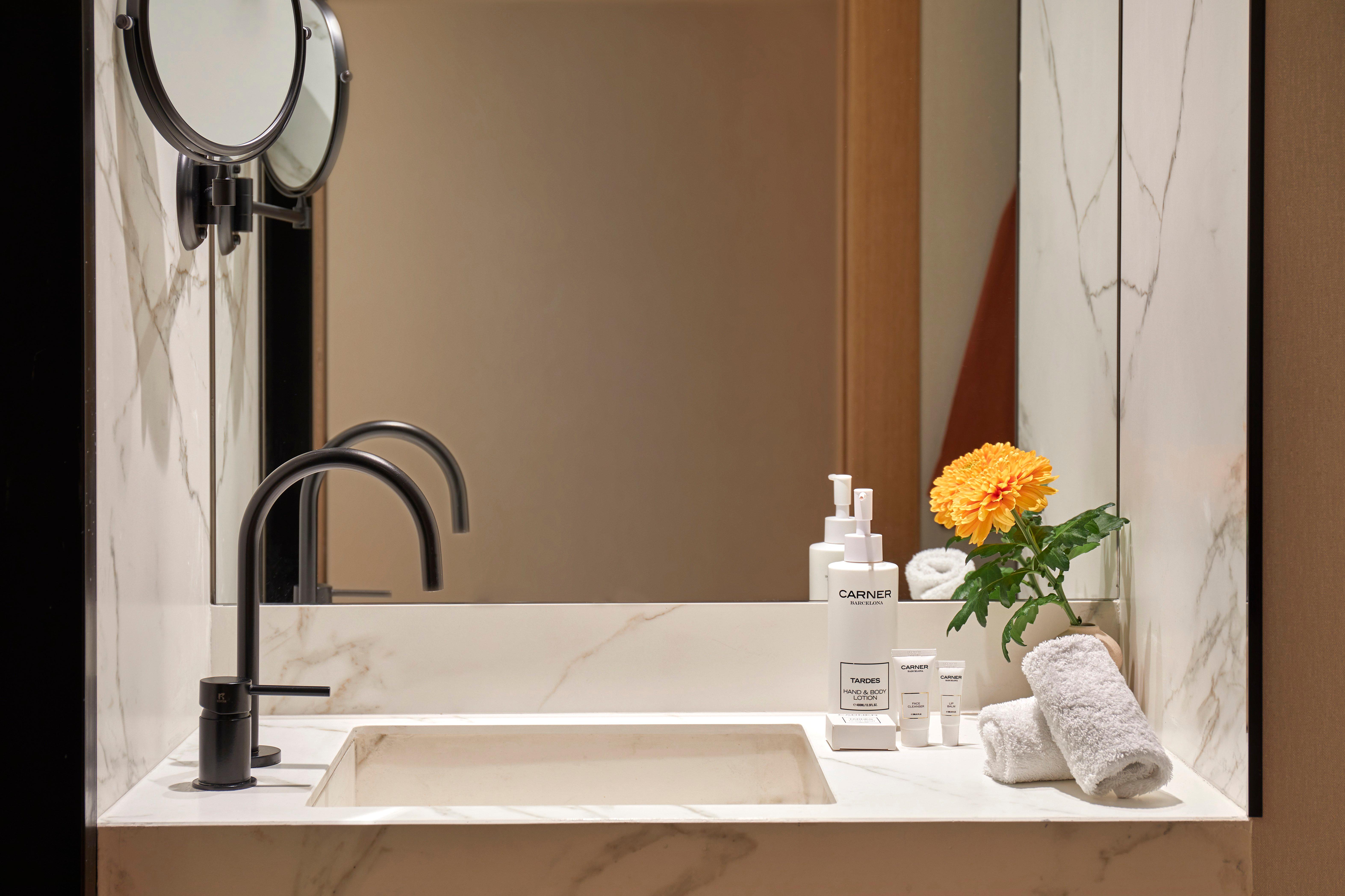 Double Queen Size Bed