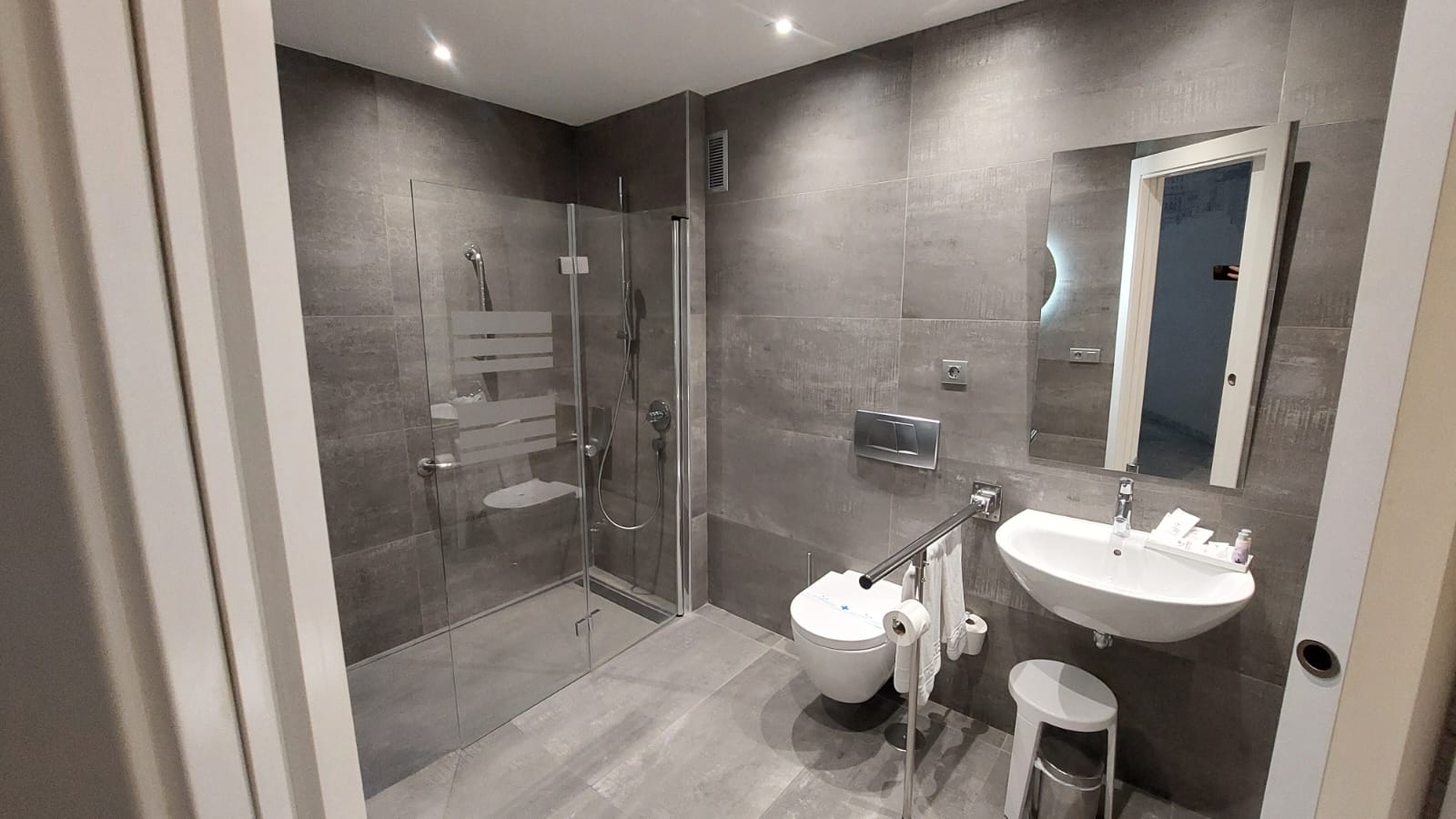 Double or Twin Accessible