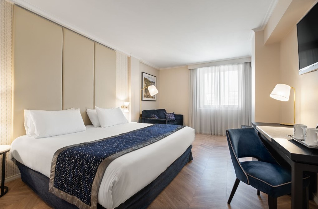 Double Single Executive