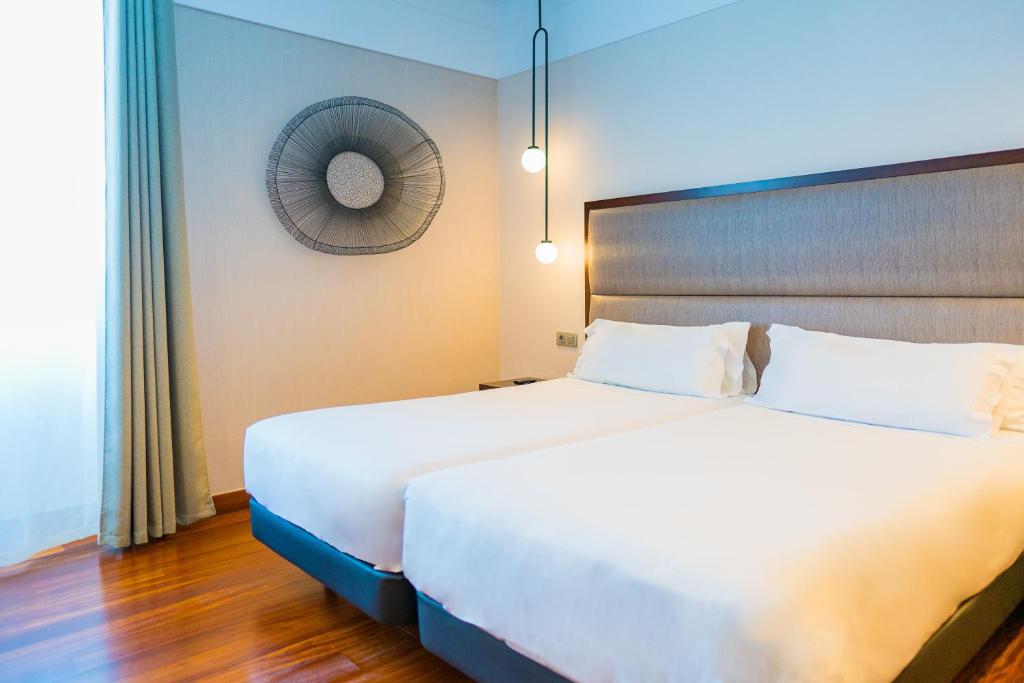 Double or Twin Standard