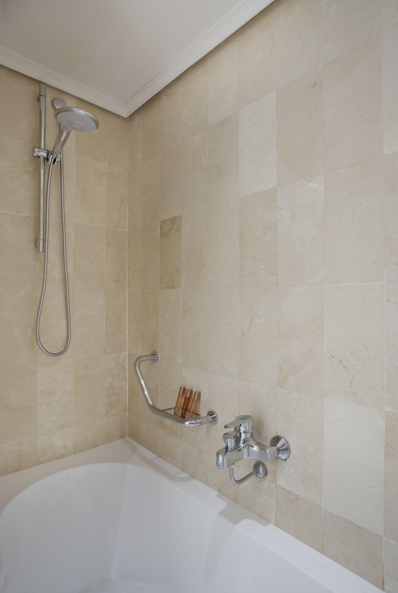 Room Connecting Room