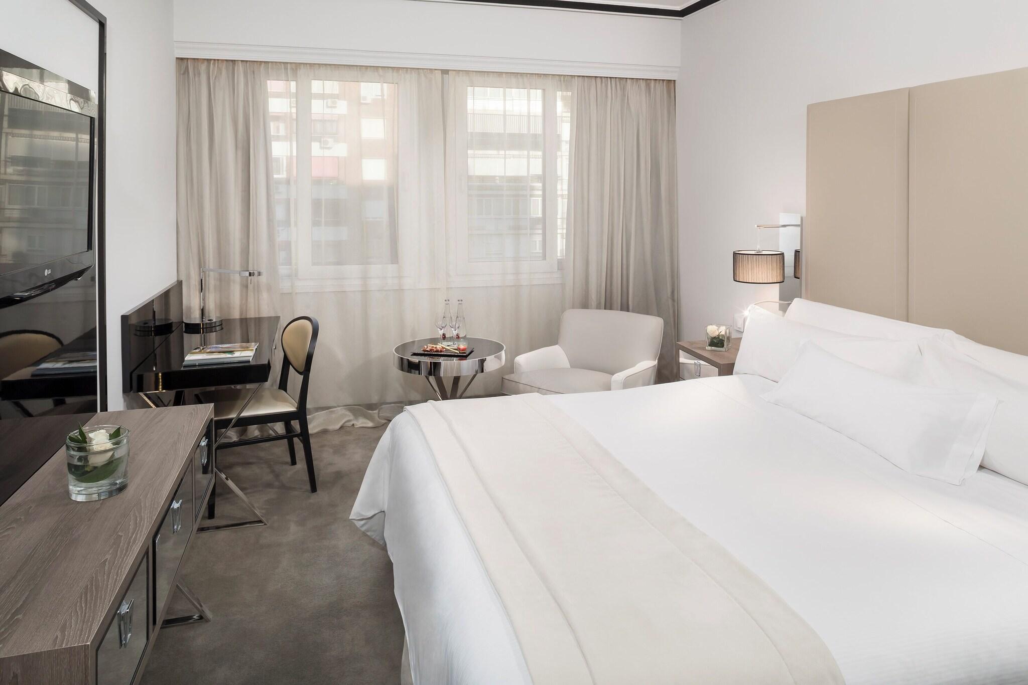 Room Connecting Room