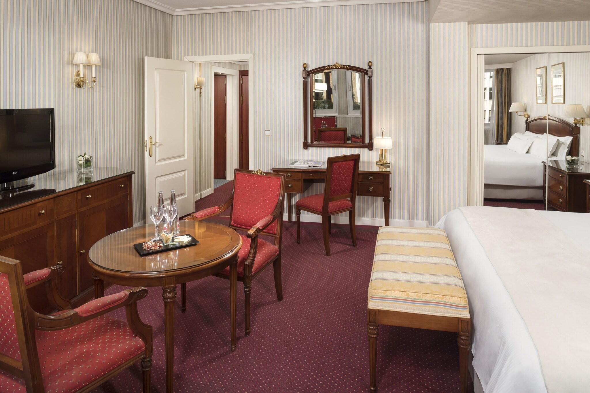 Room Connecting Room