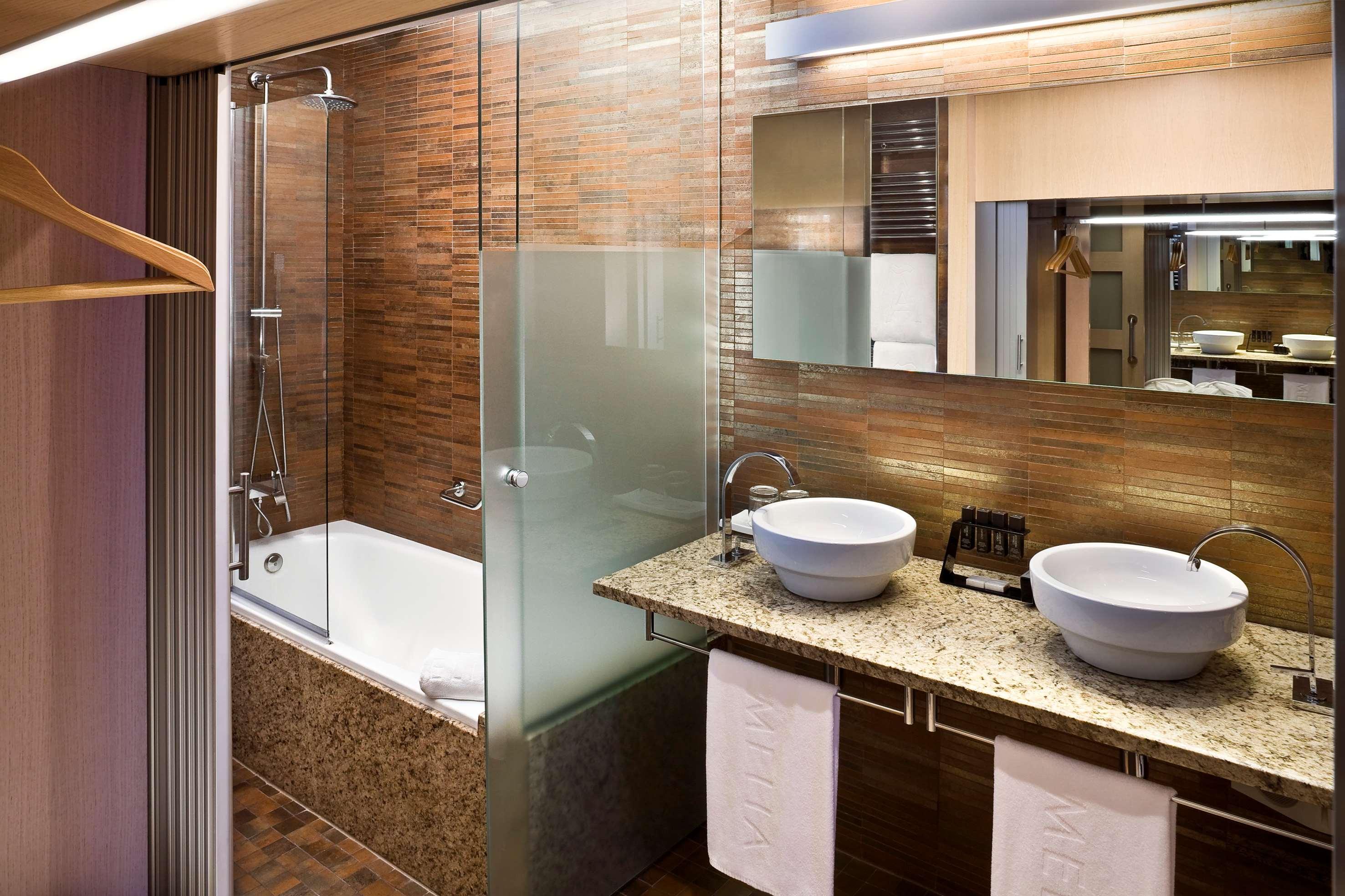 Double or Twin Queen Size Bed