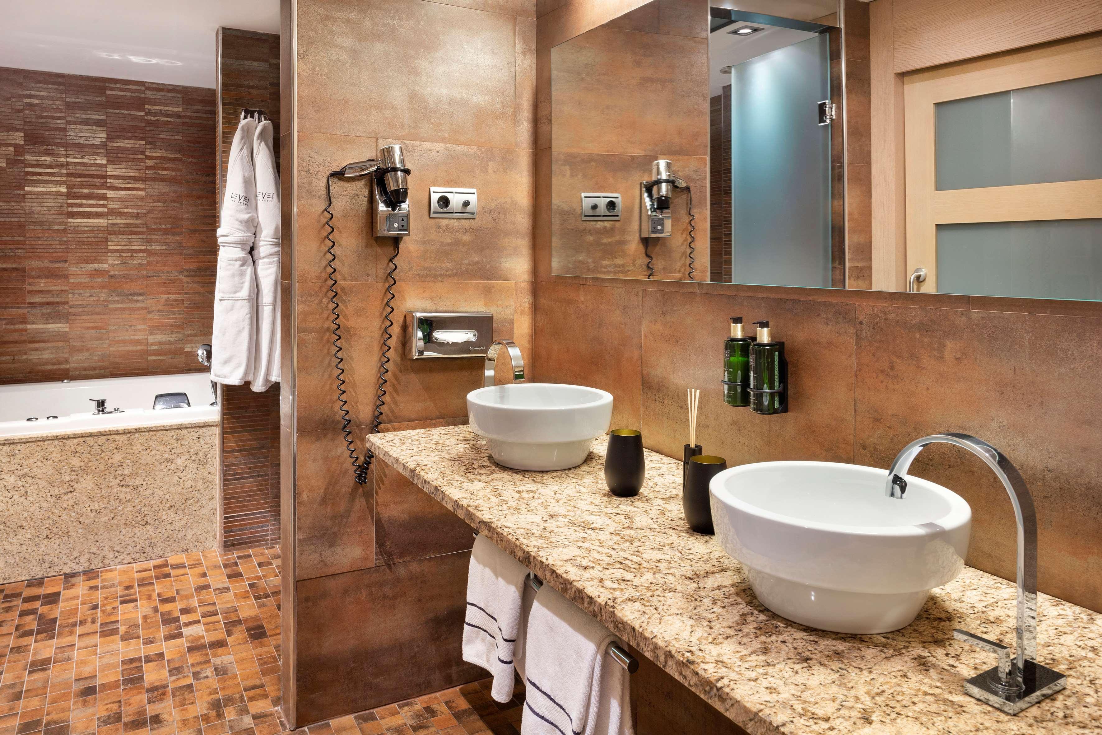 Double or Twin Standard