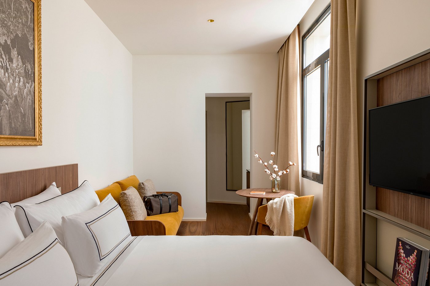 Room Connecting Room