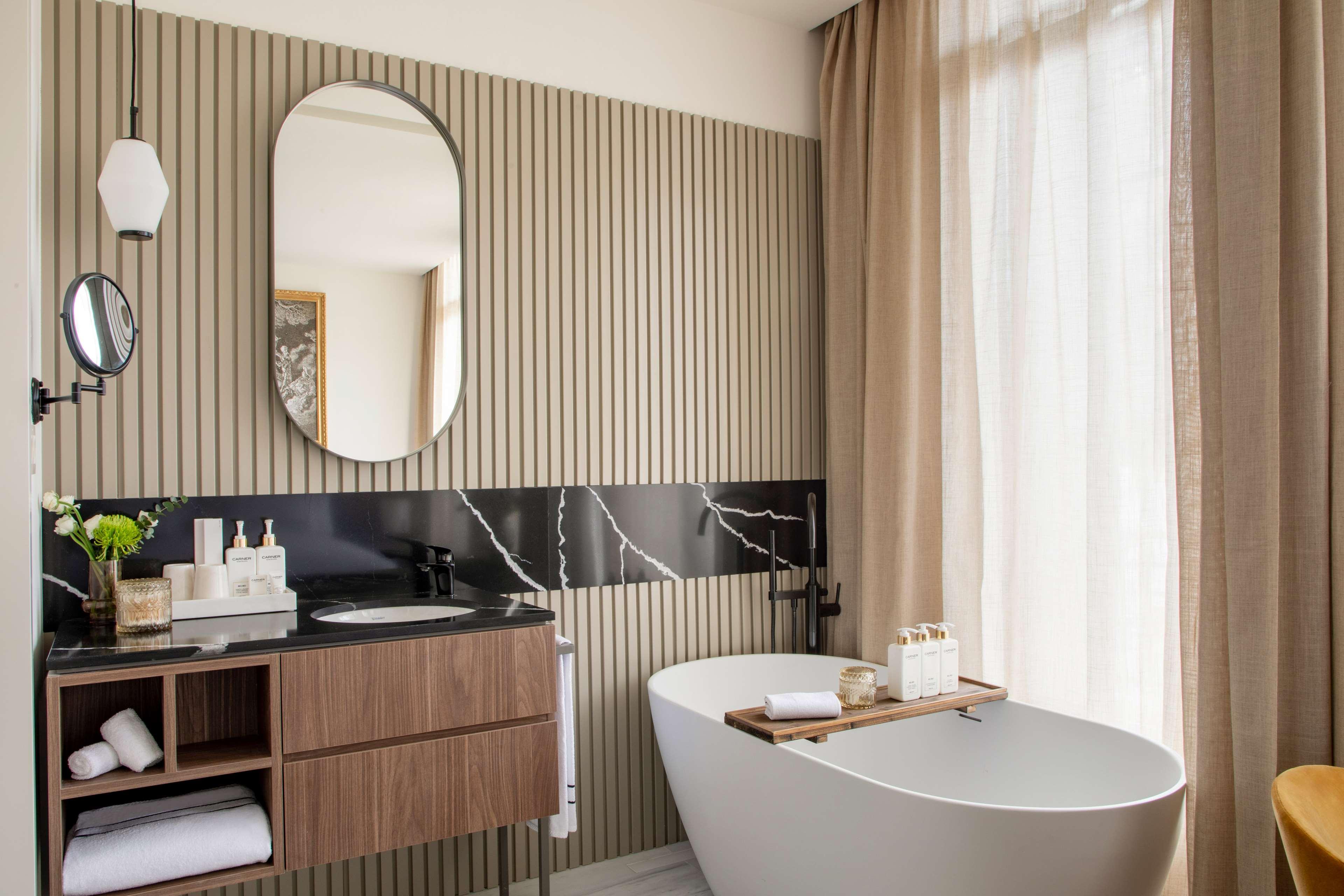 Double Premium Queen Bed