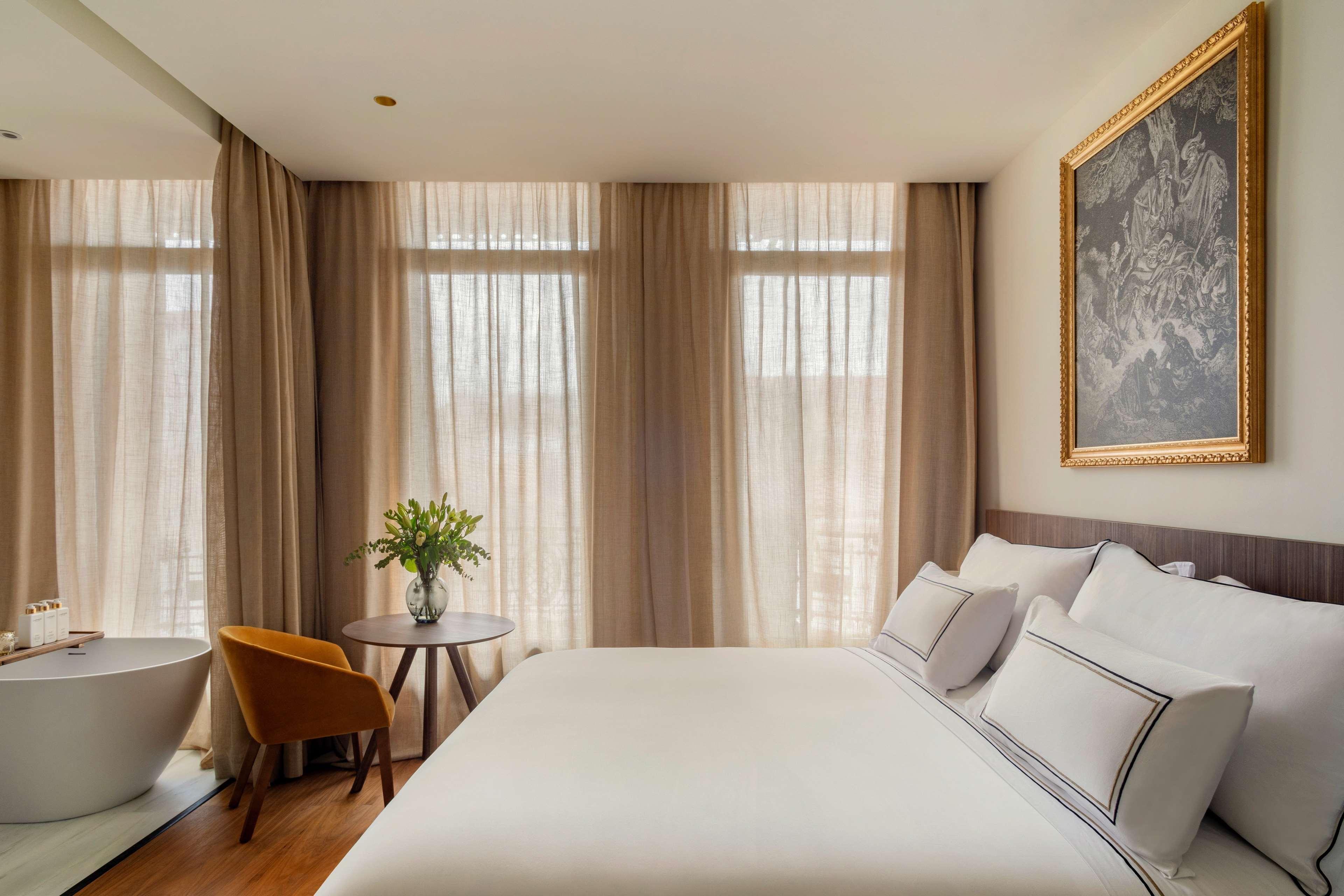 Double Premium Queen Bed