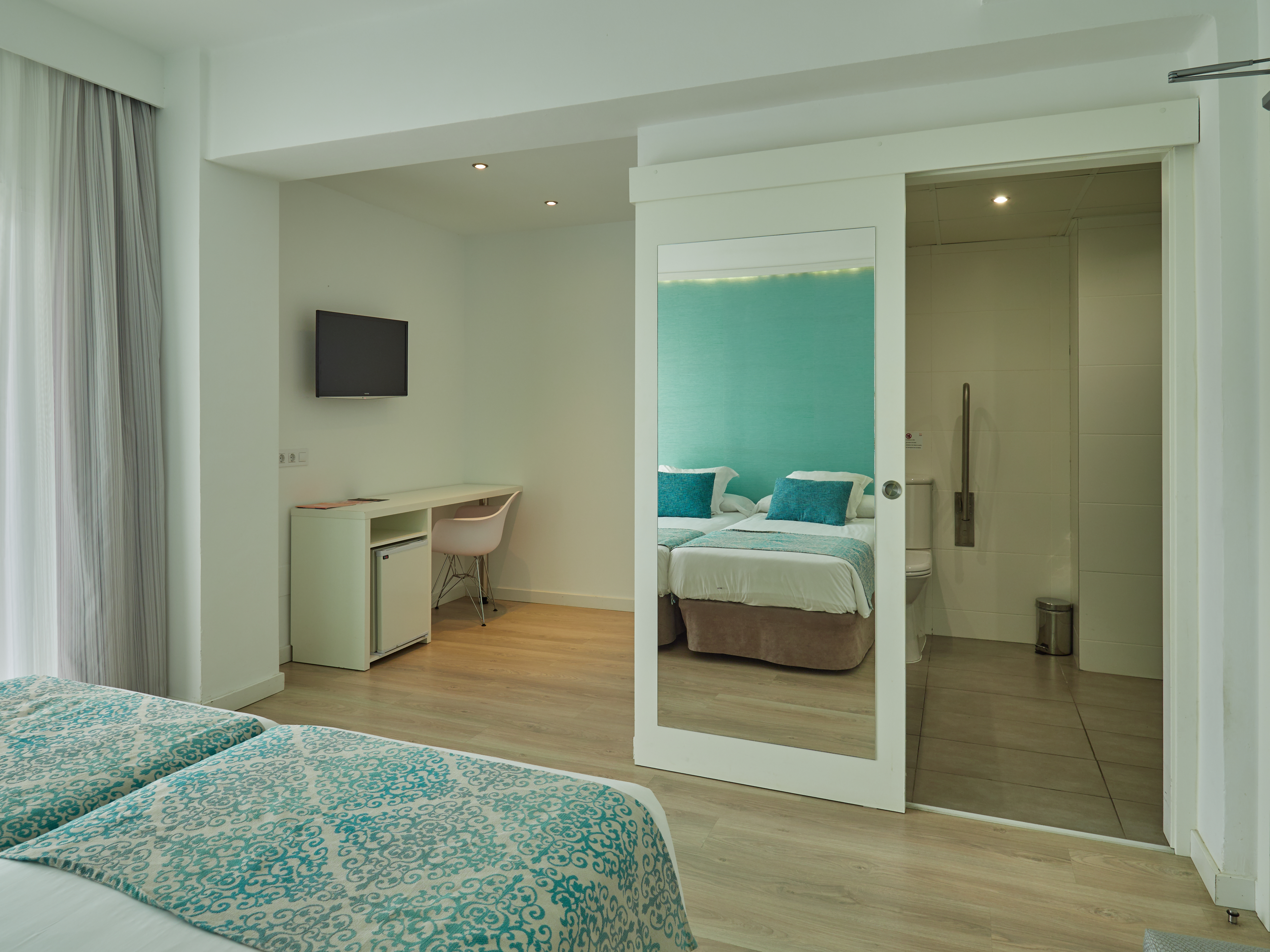 Double or Twin Standard