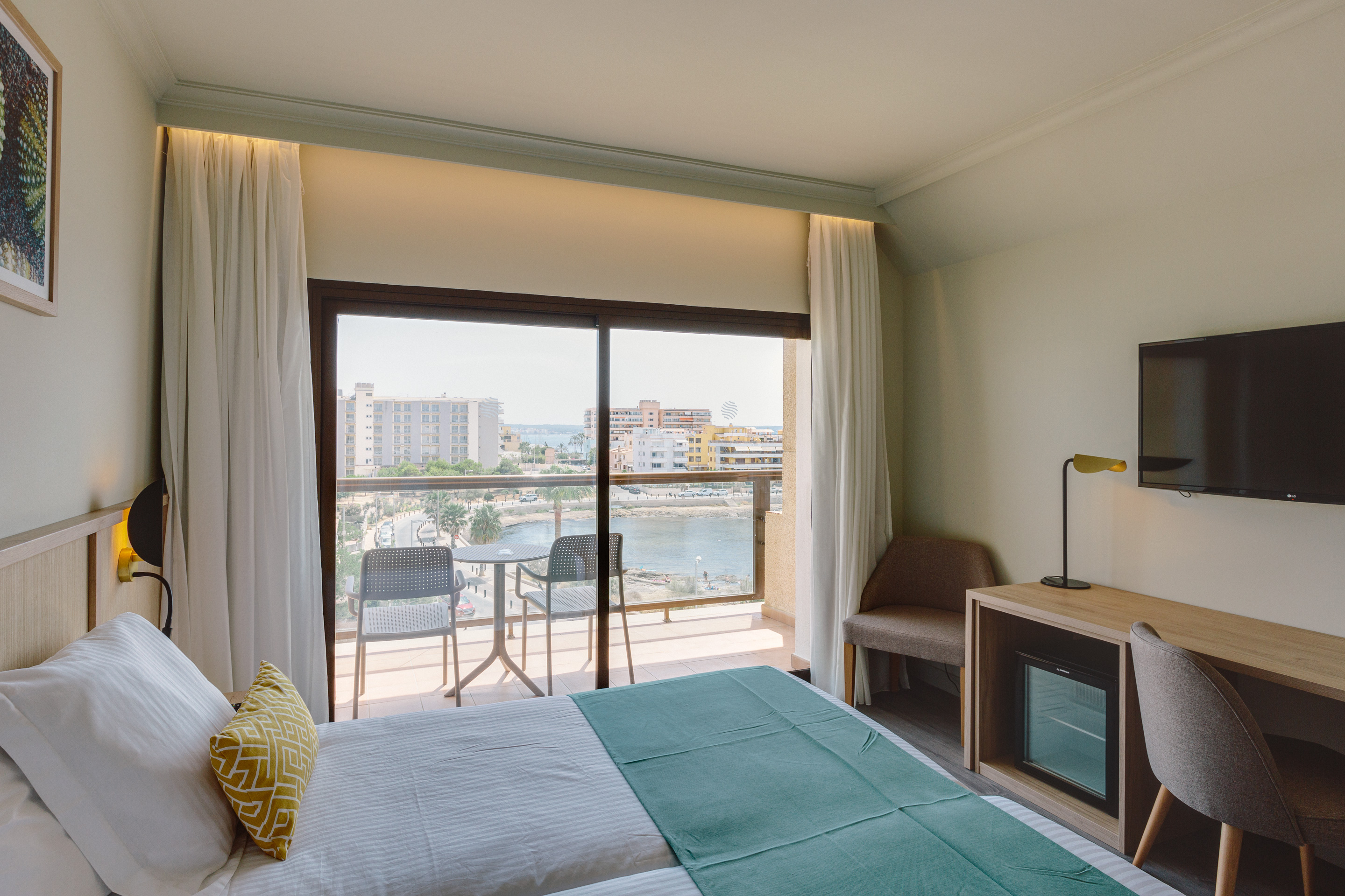 Double Single Pool View