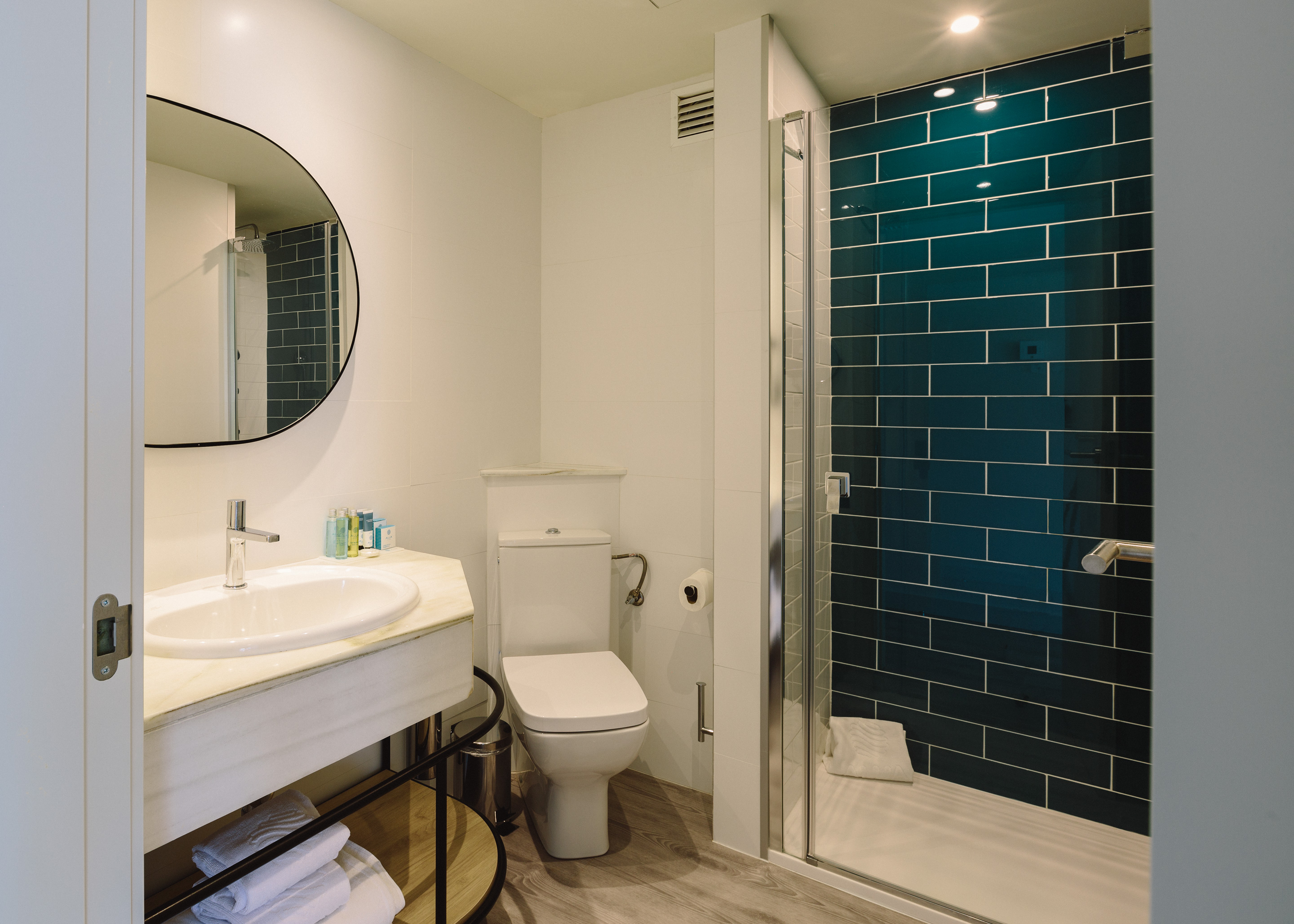 Double Single Pool View