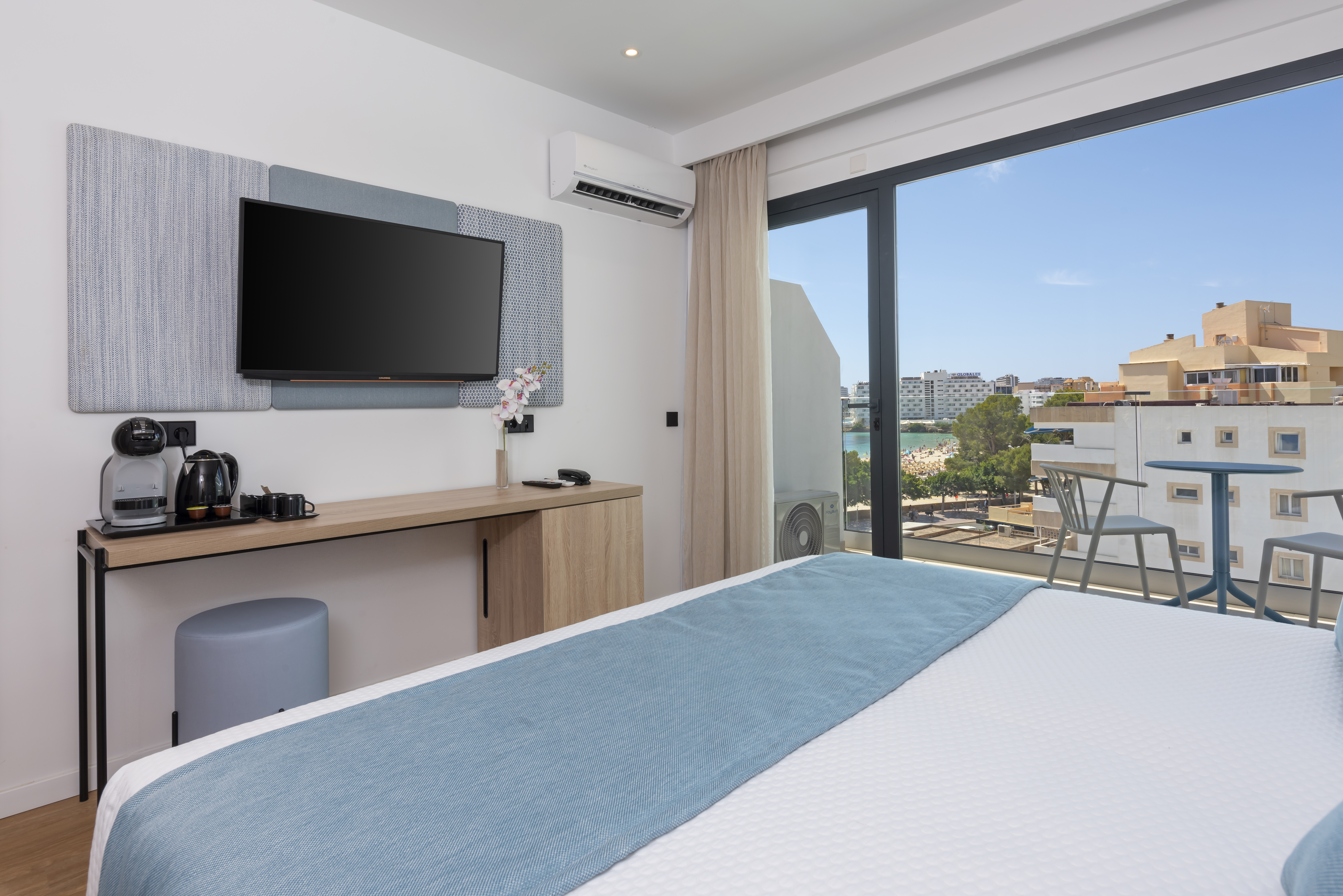 Double or Twin Side Sea View