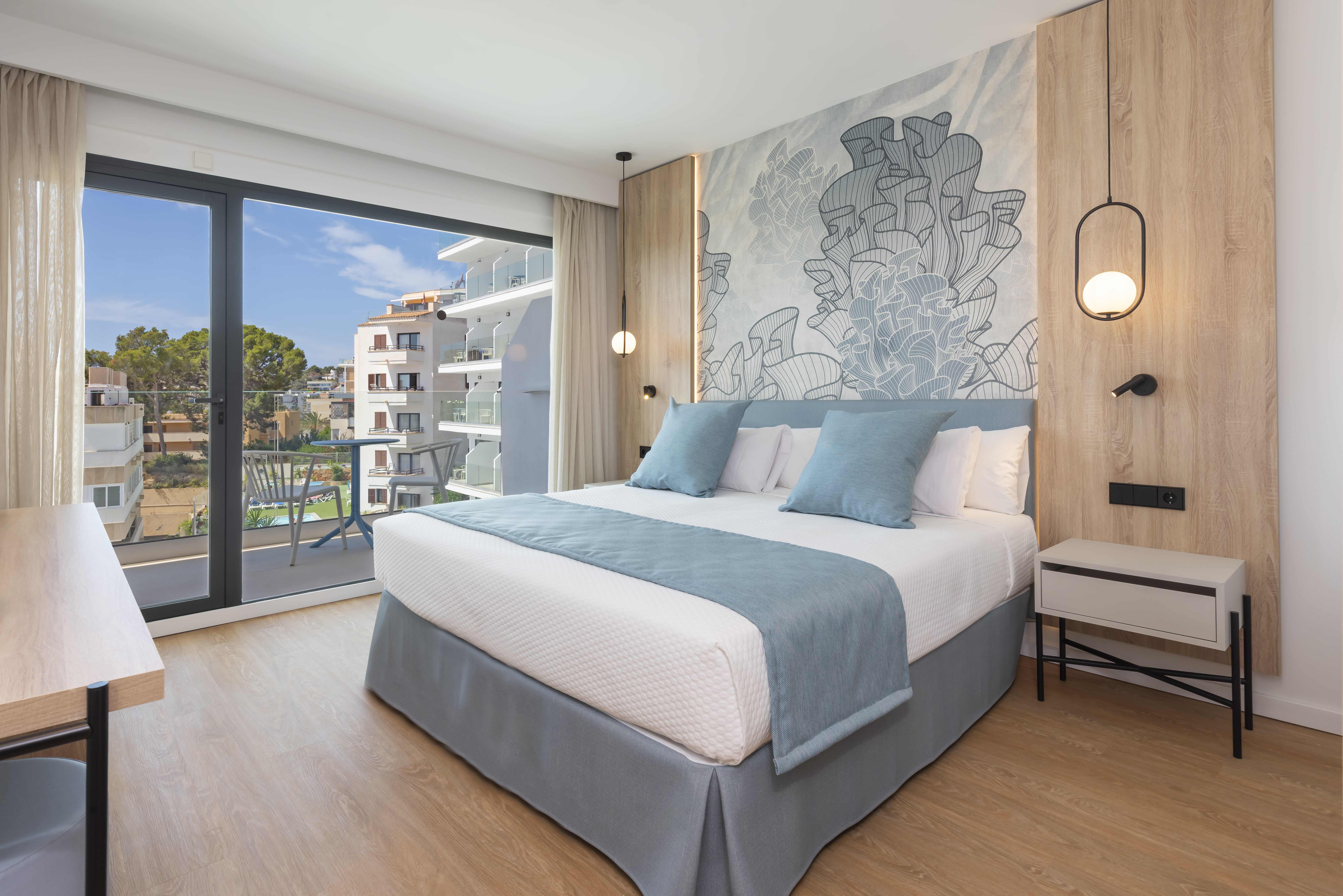 Double or Twin Side Sea View