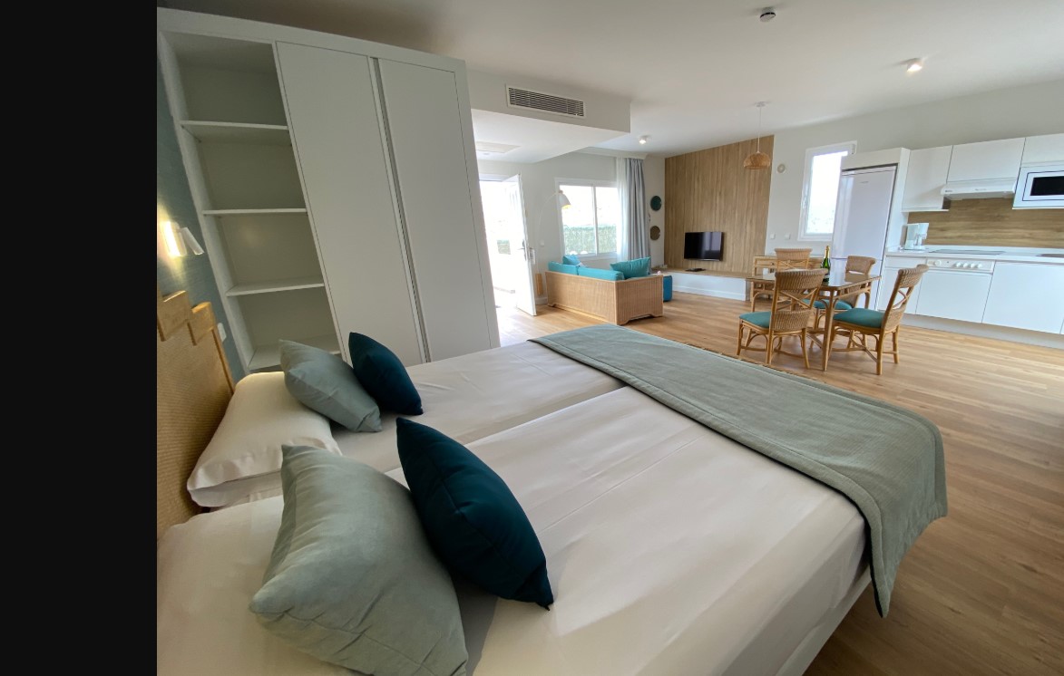 Double Single Sea View