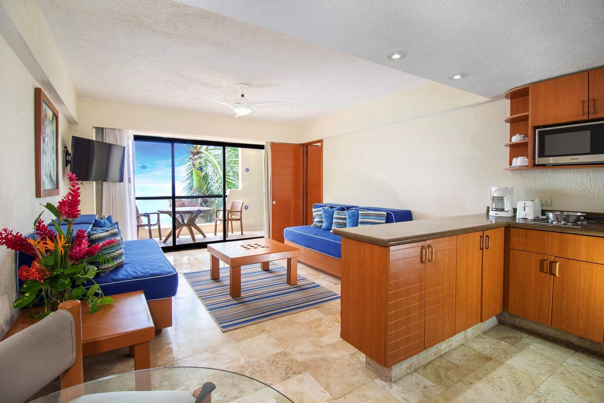 Suite Ocean View Queen Bed