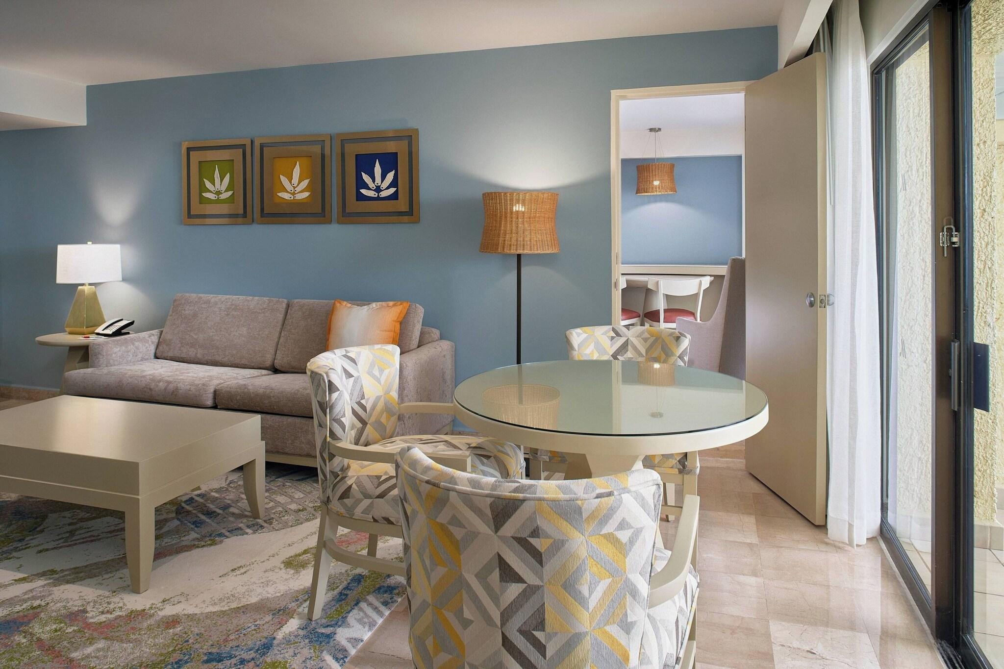 Junior Suite Ocean View King Bed