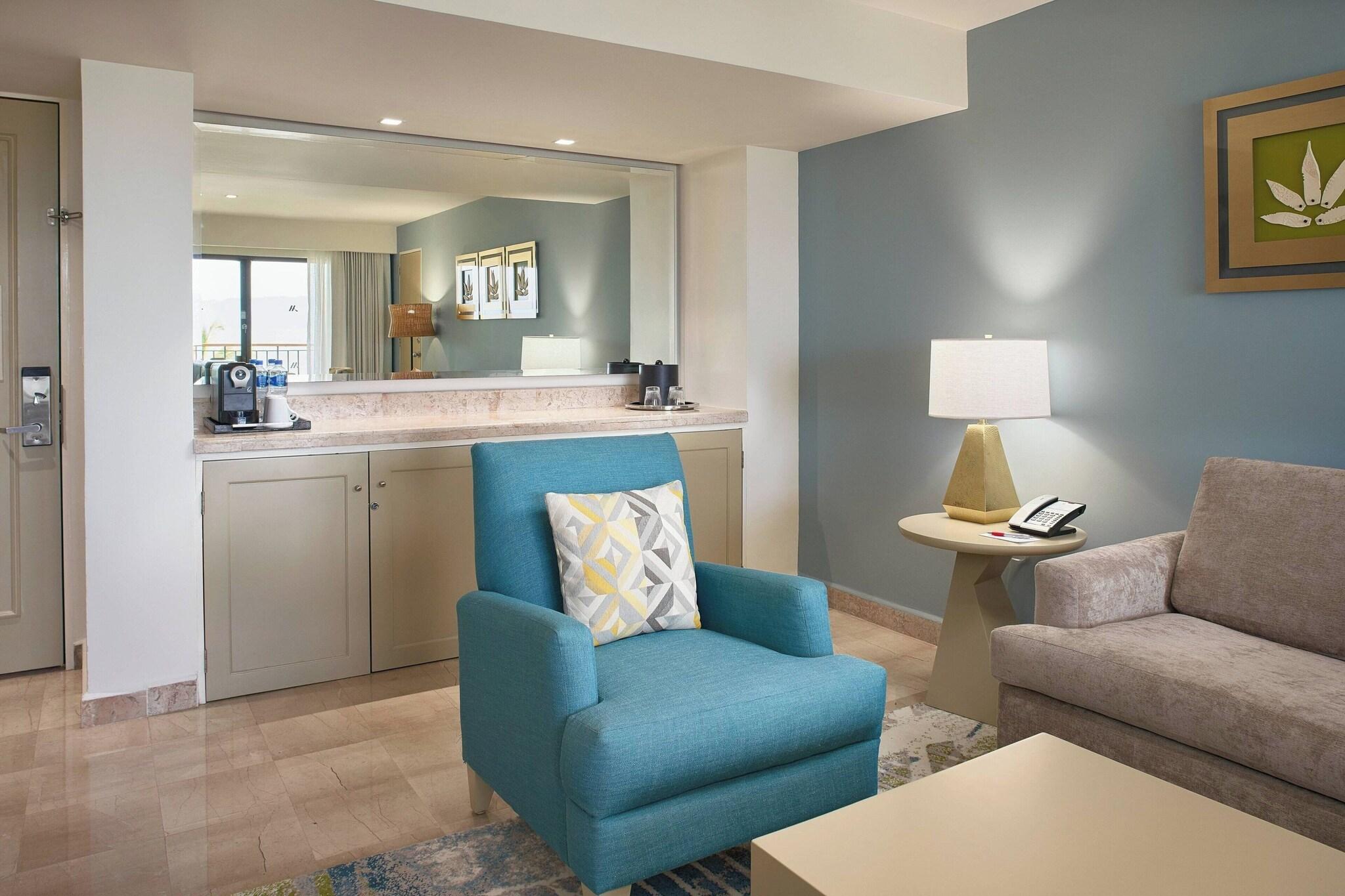 Junior Suite Ocean View King Bed