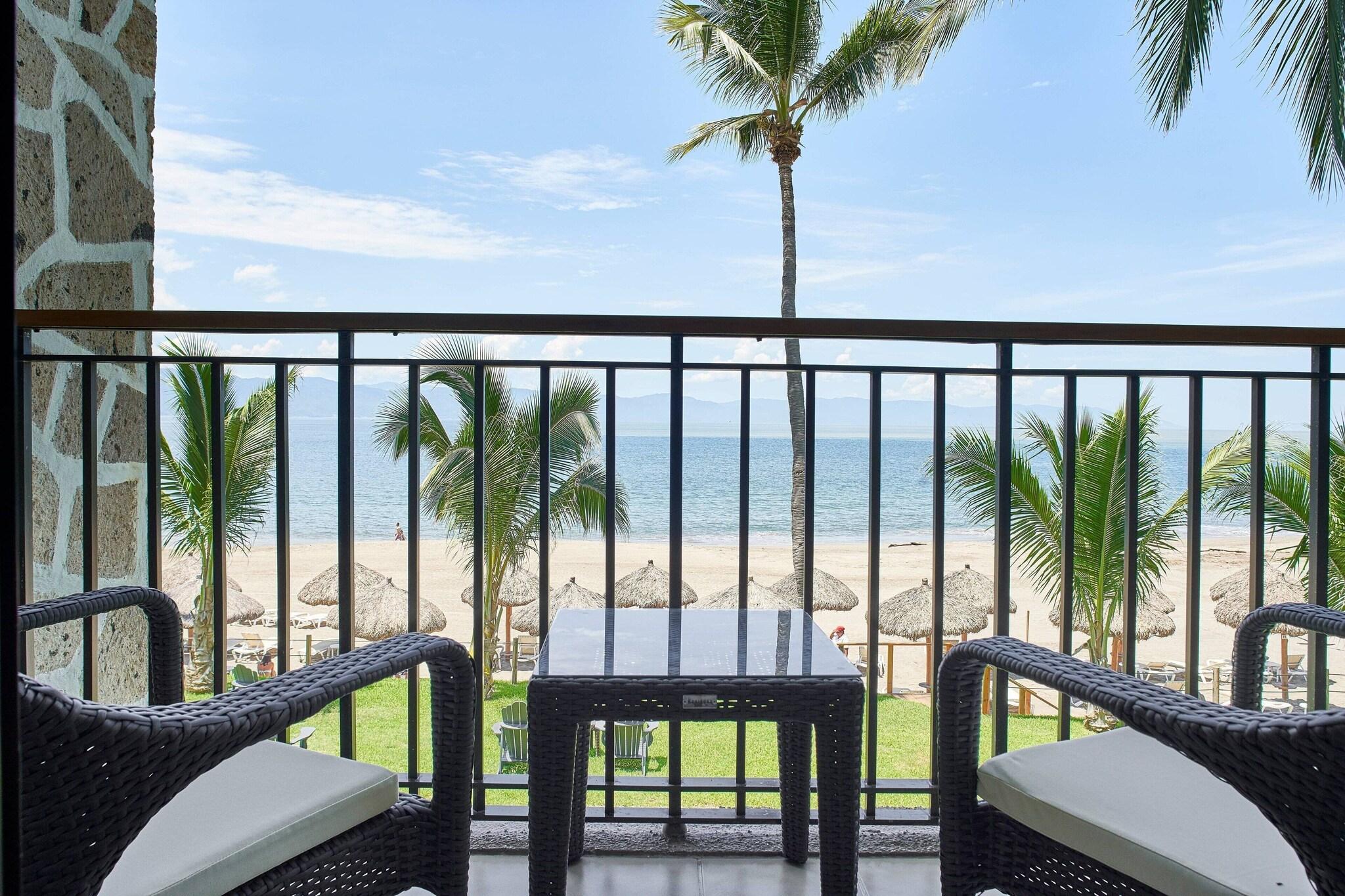 Suite Ocean Front King Bed