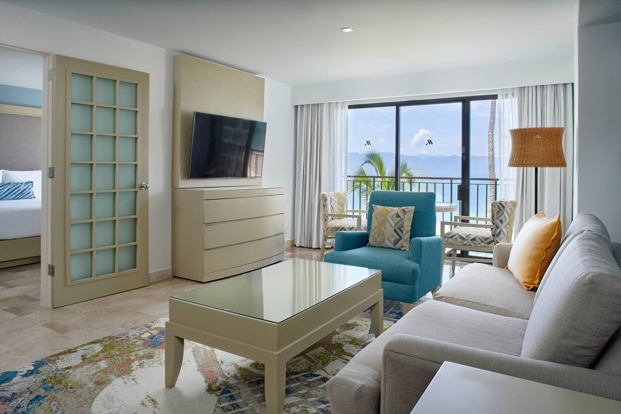 Suite Ocean Front King Bed