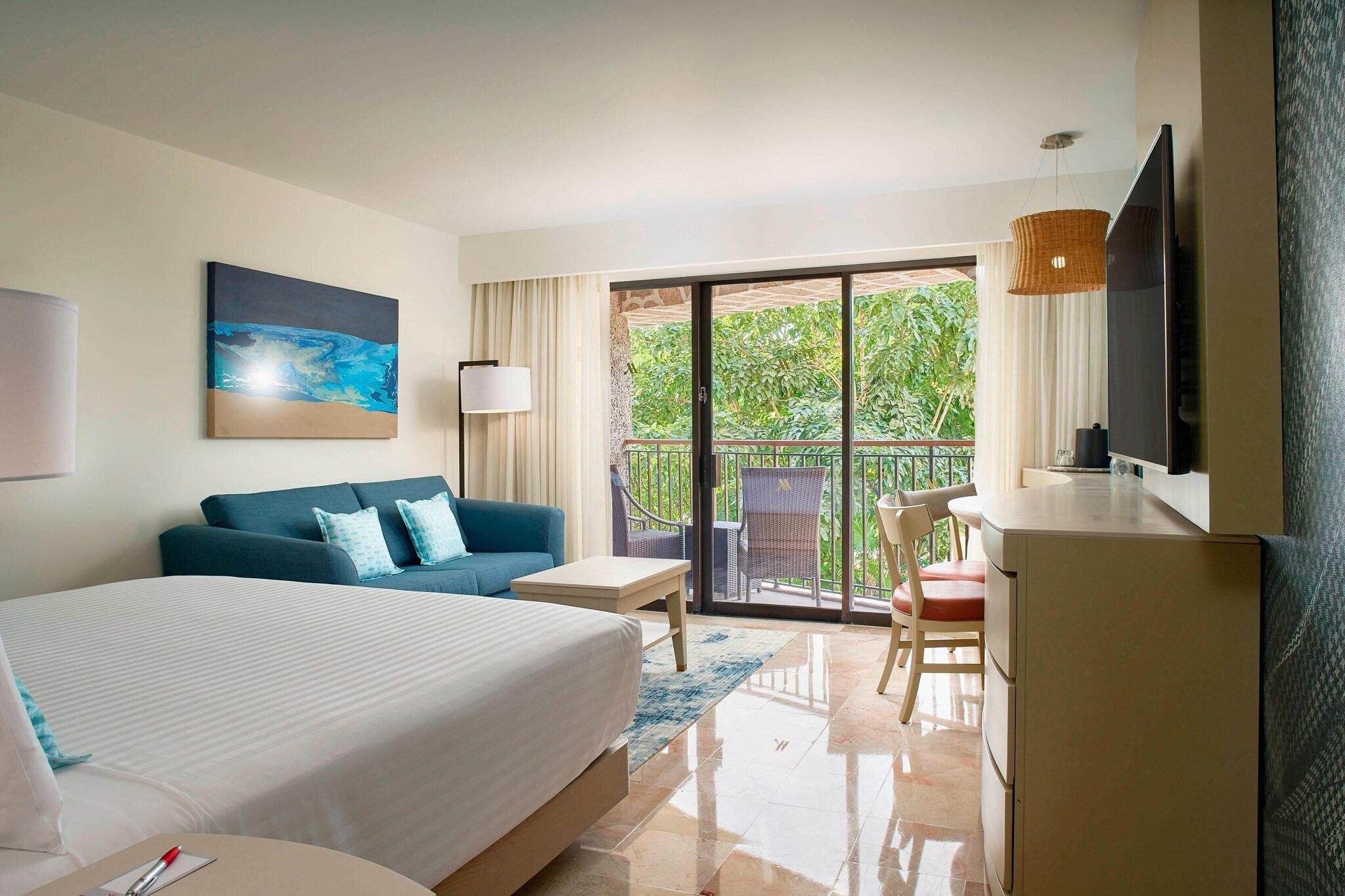 Double Garden View King Bed