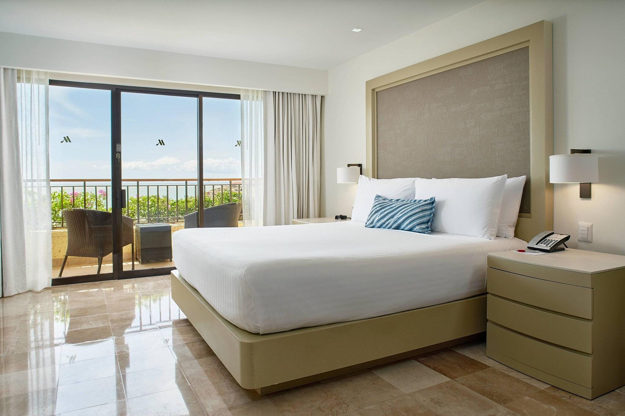 Suite Ocean View King Bed
