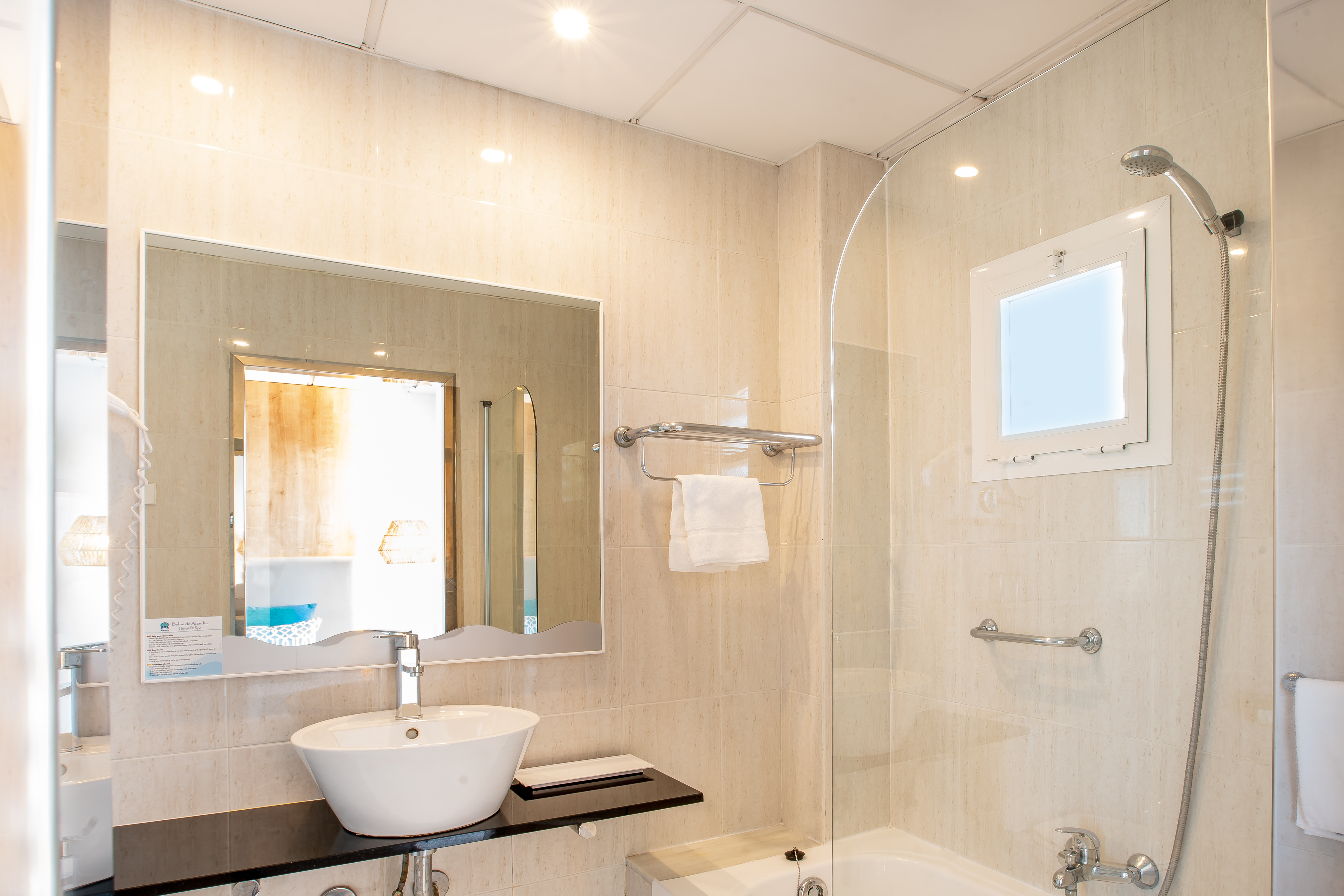 Double or Twin Superior Side Sea View