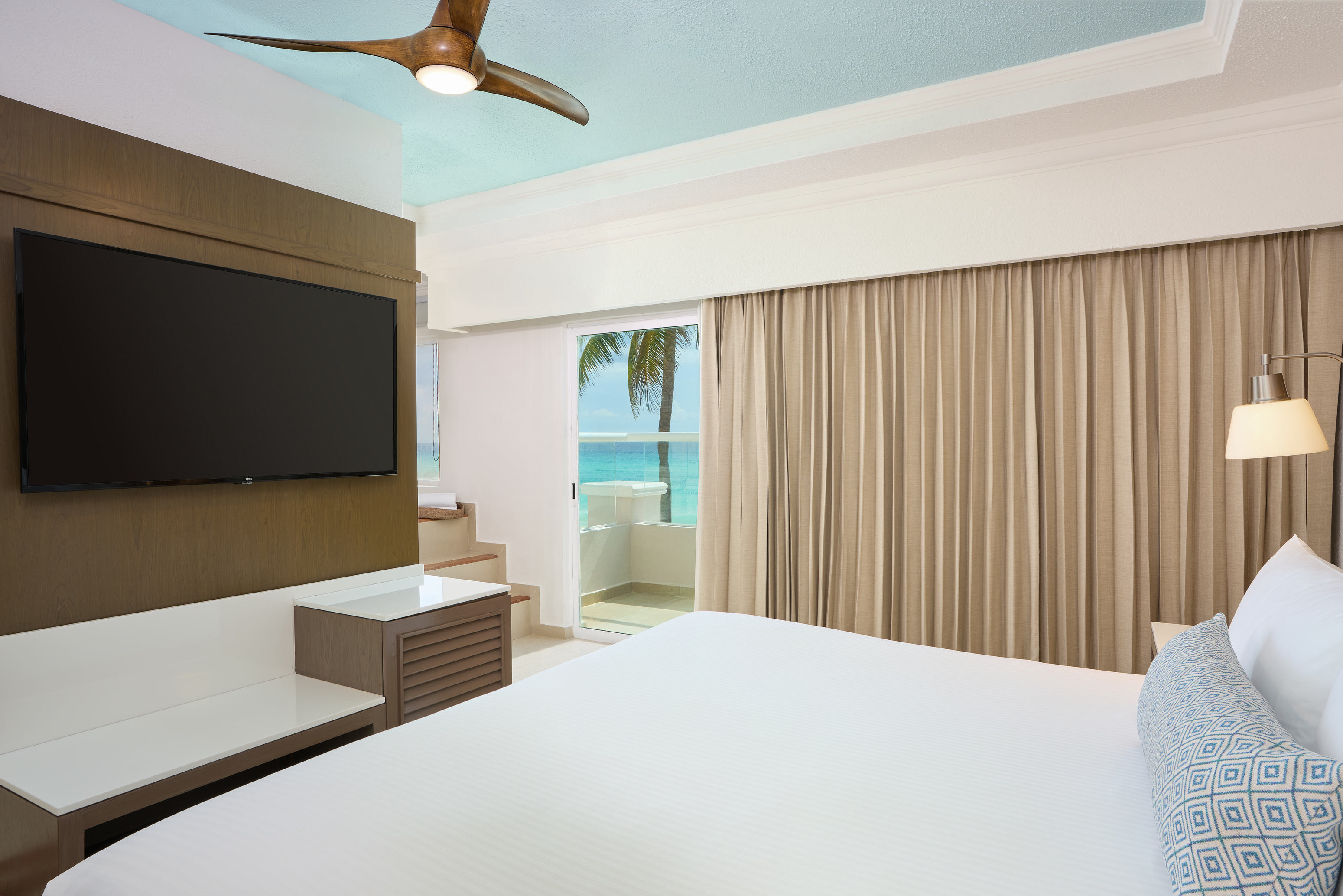 Suite Ocean Front One Bedroom