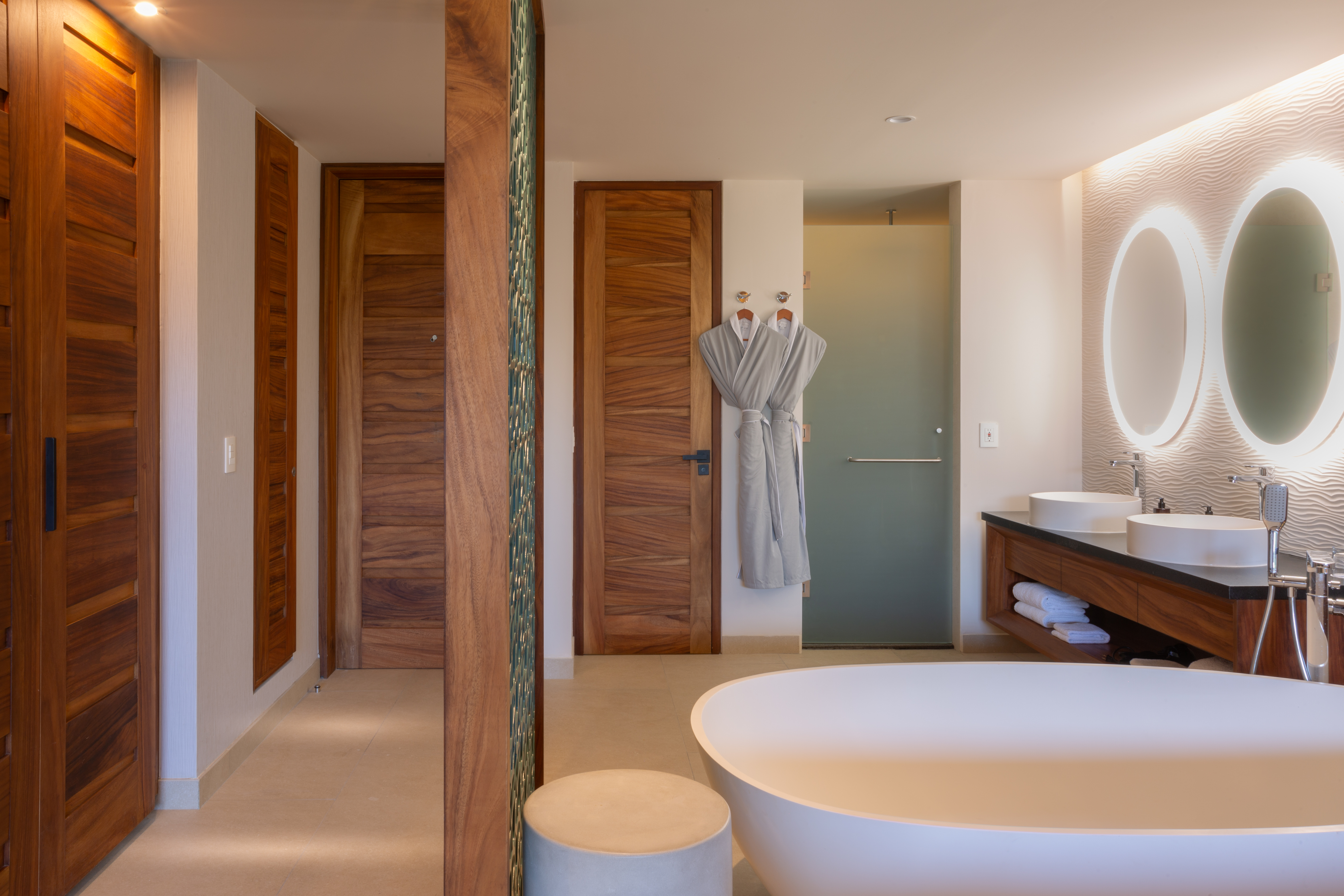 Suite Capacity 2