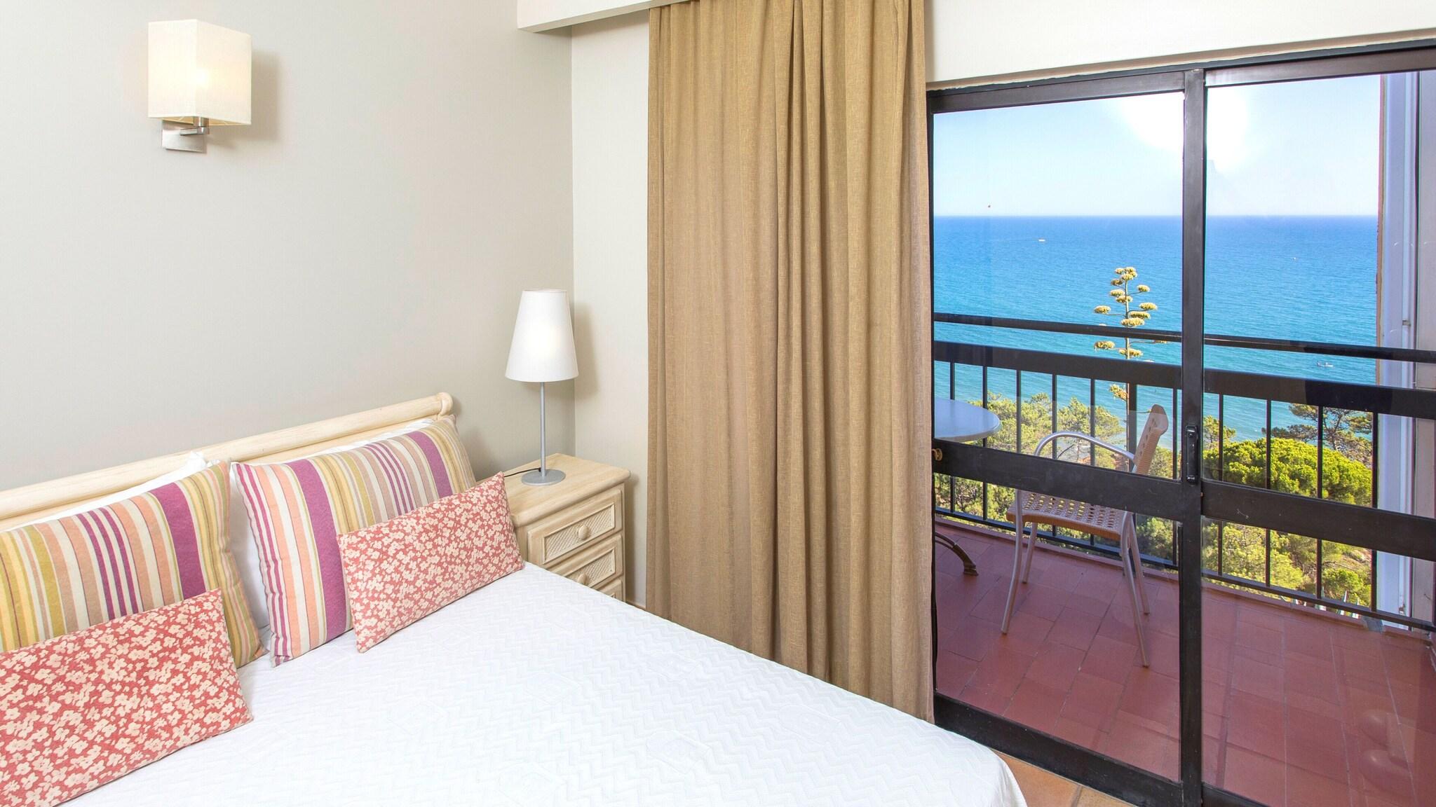 Apartment Three Bedrooms with Views