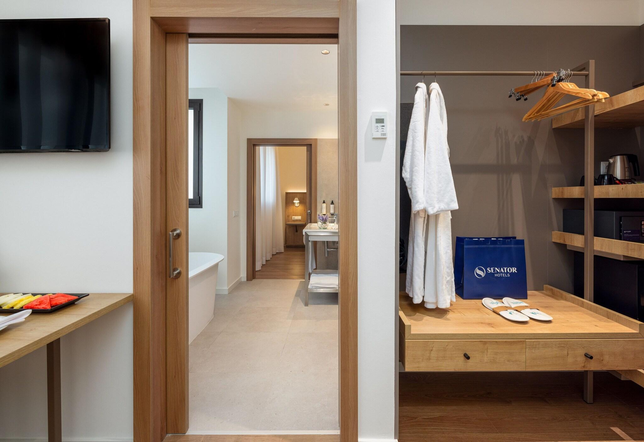 Junior Suite Queen Size Bed