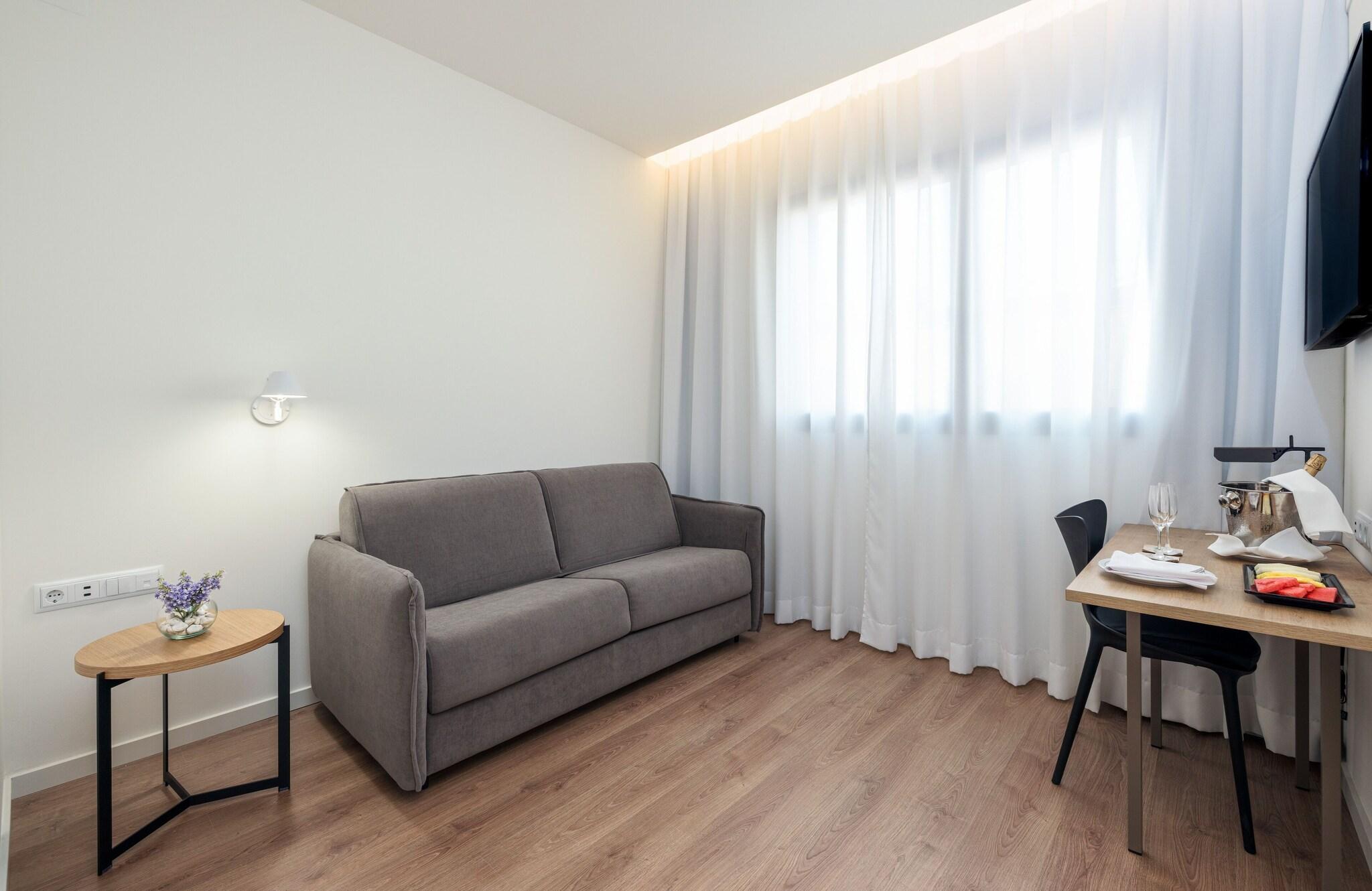 Junior Suite Queen Size Bed