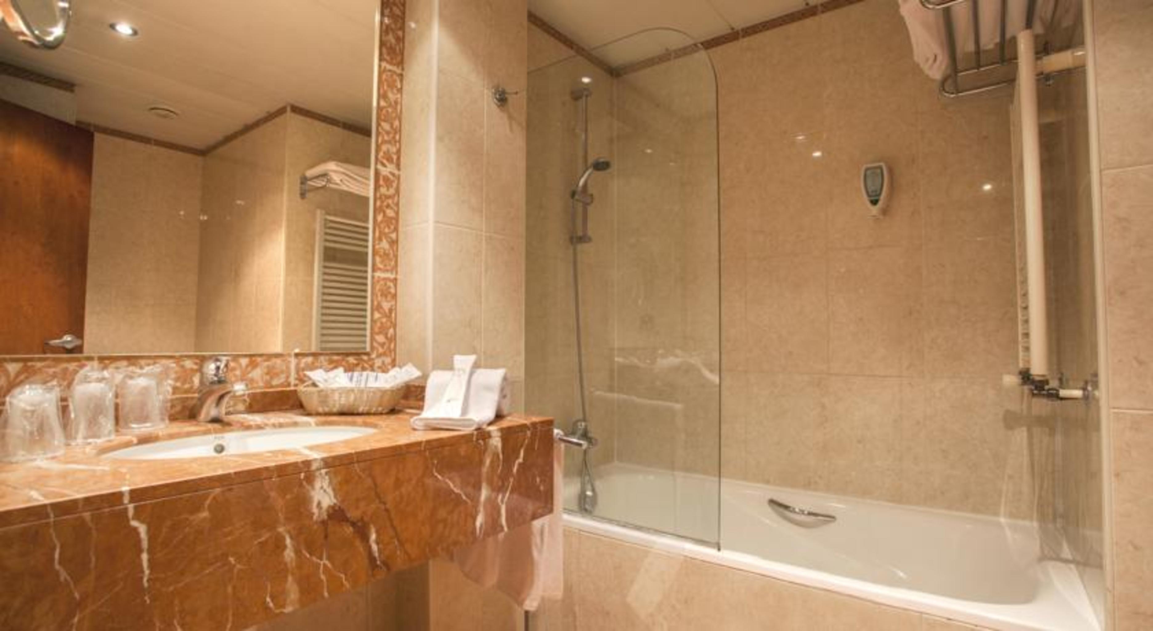 Double or Twin Standard