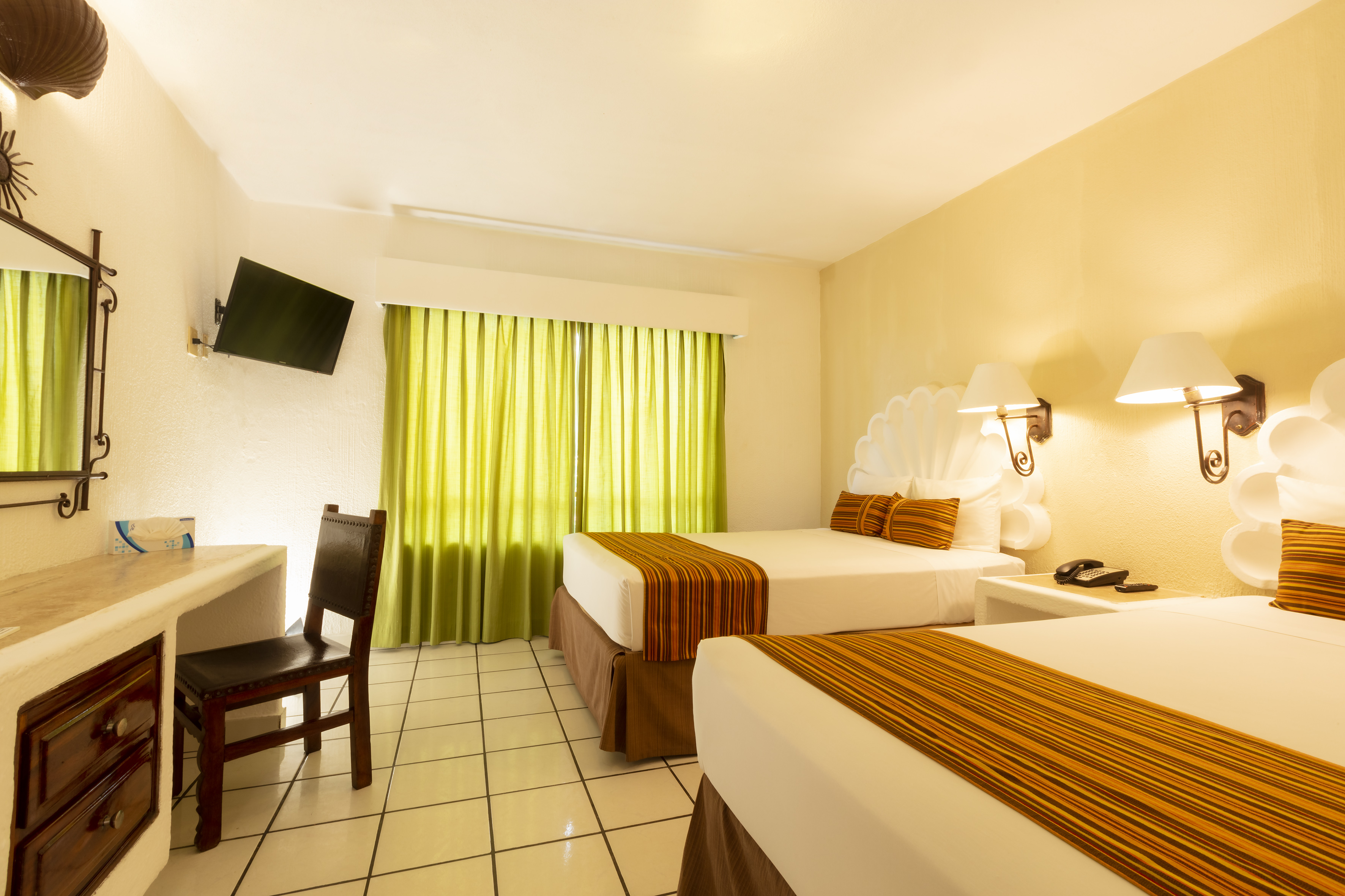 Double Garden View Two Queen Beds