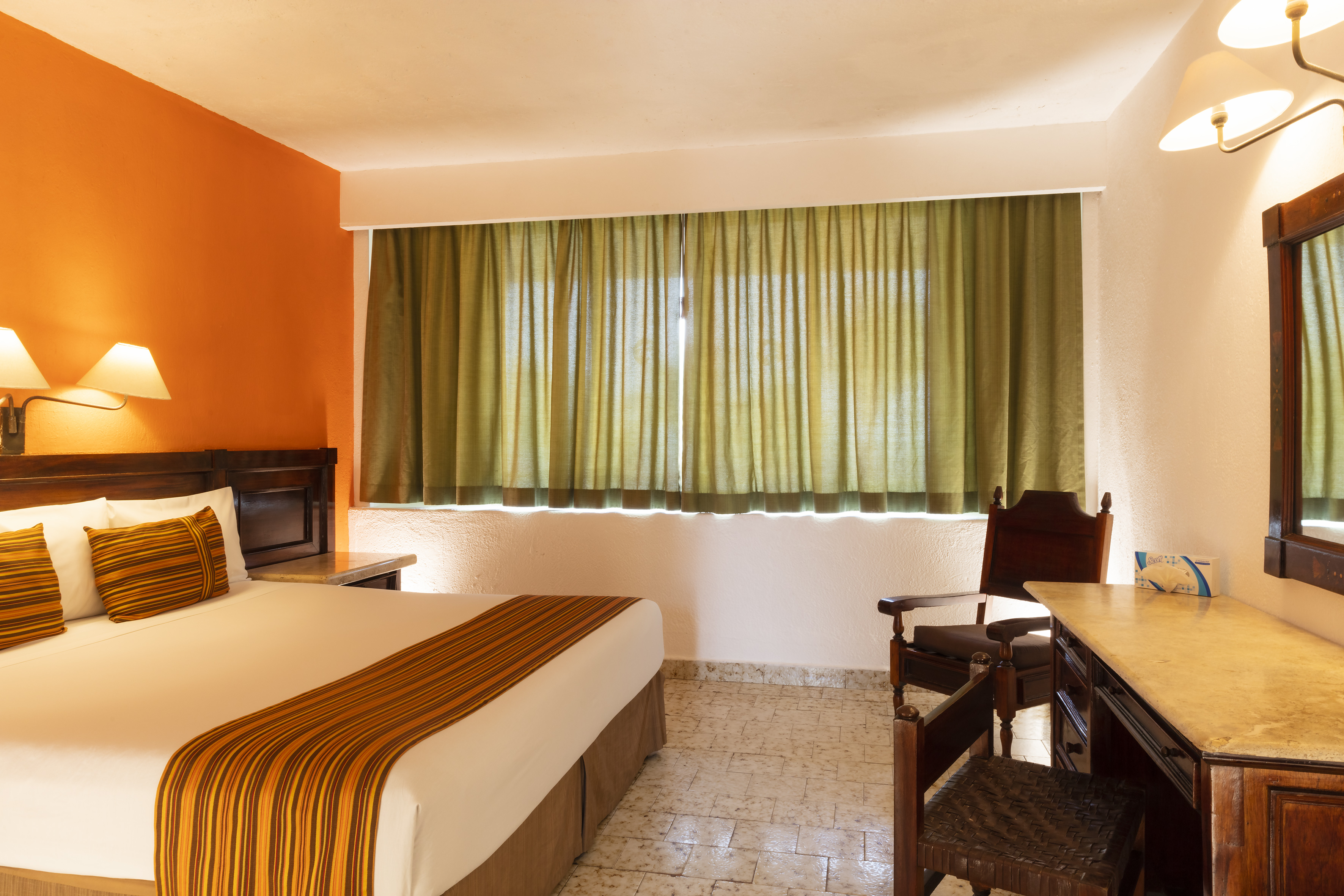 Double Garden View King Bed