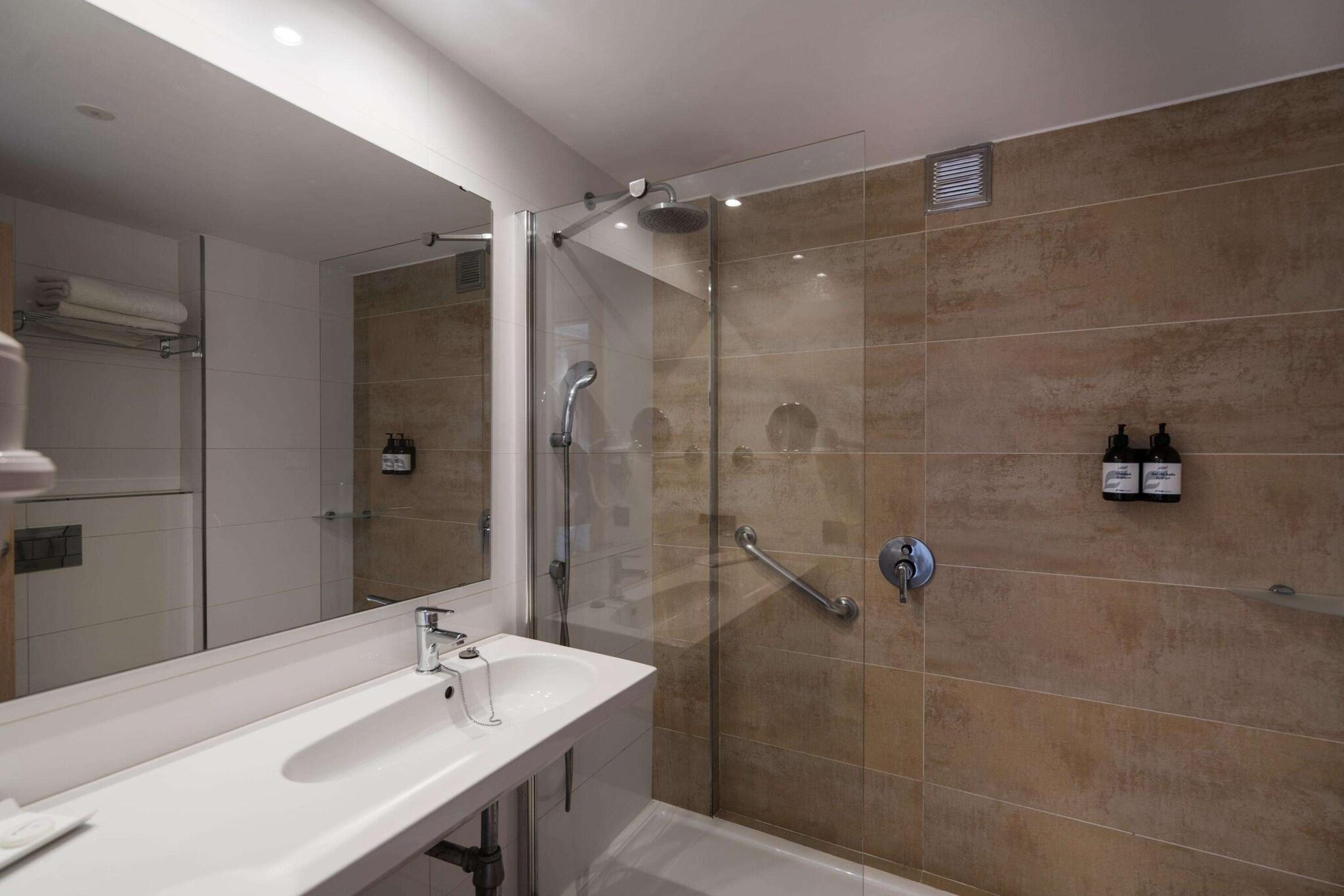 Twin Sea View with Balcony