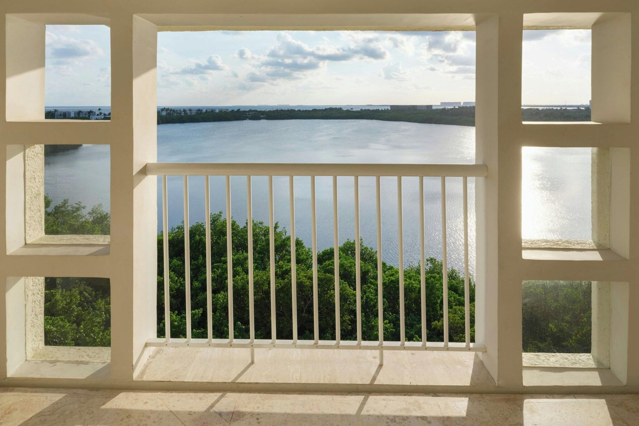 Room Deluxe Lagoon View