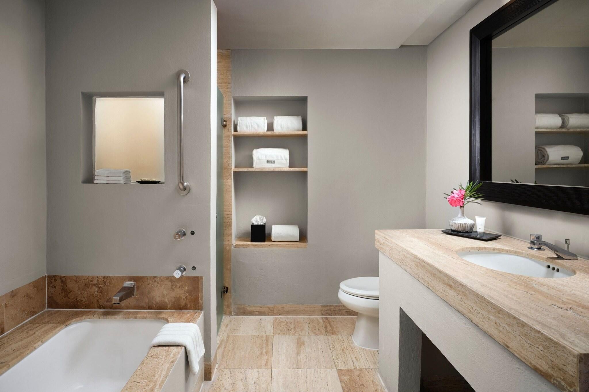 Quadruple Deluxe Lagoon View