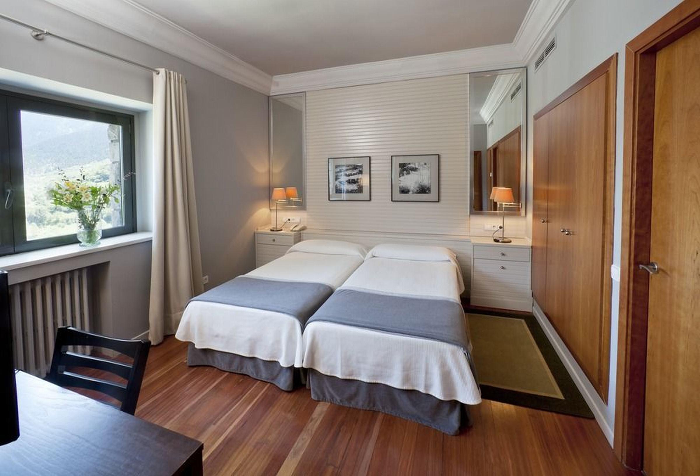 Double or Twin Standard