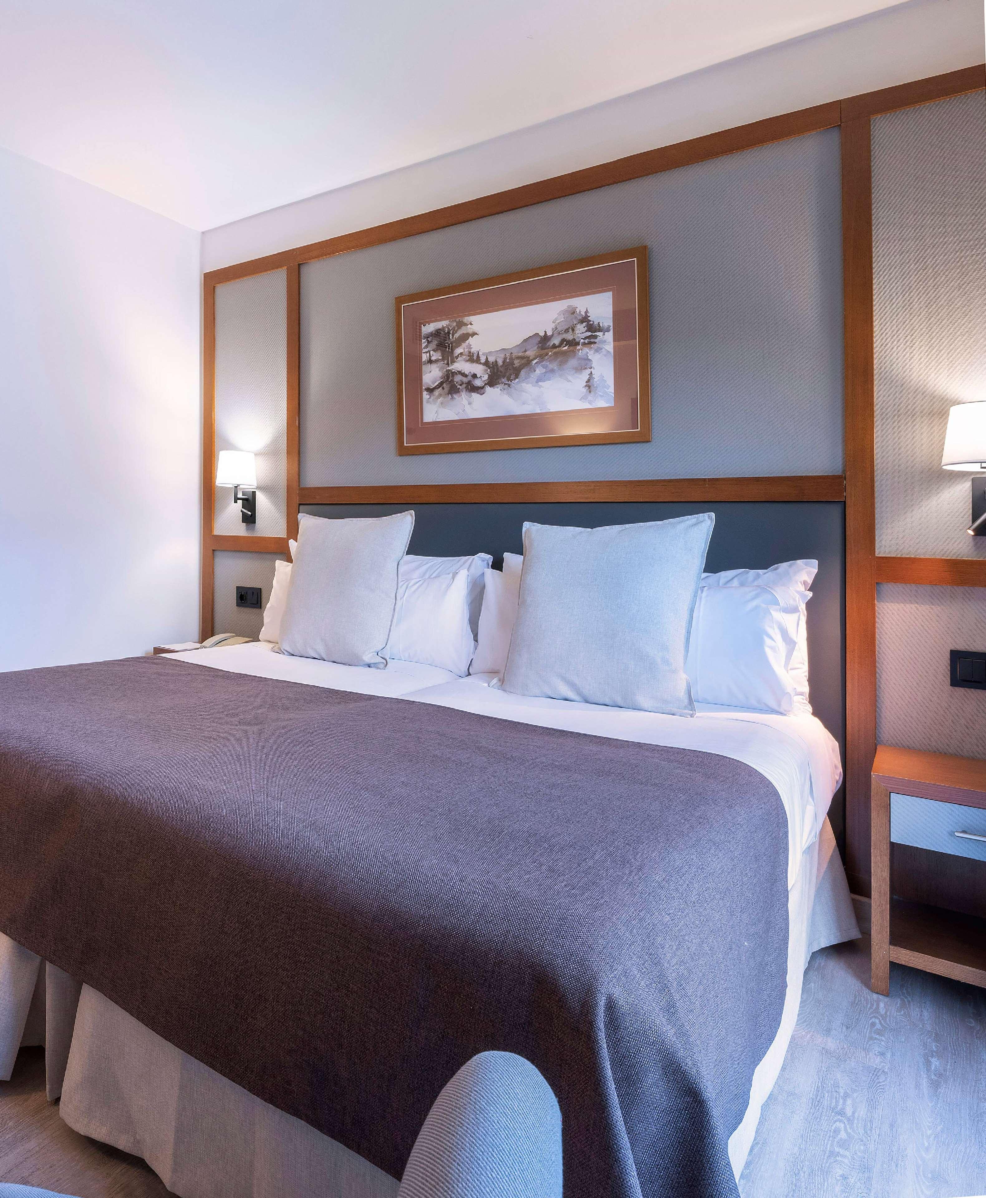 Room Connecting Room