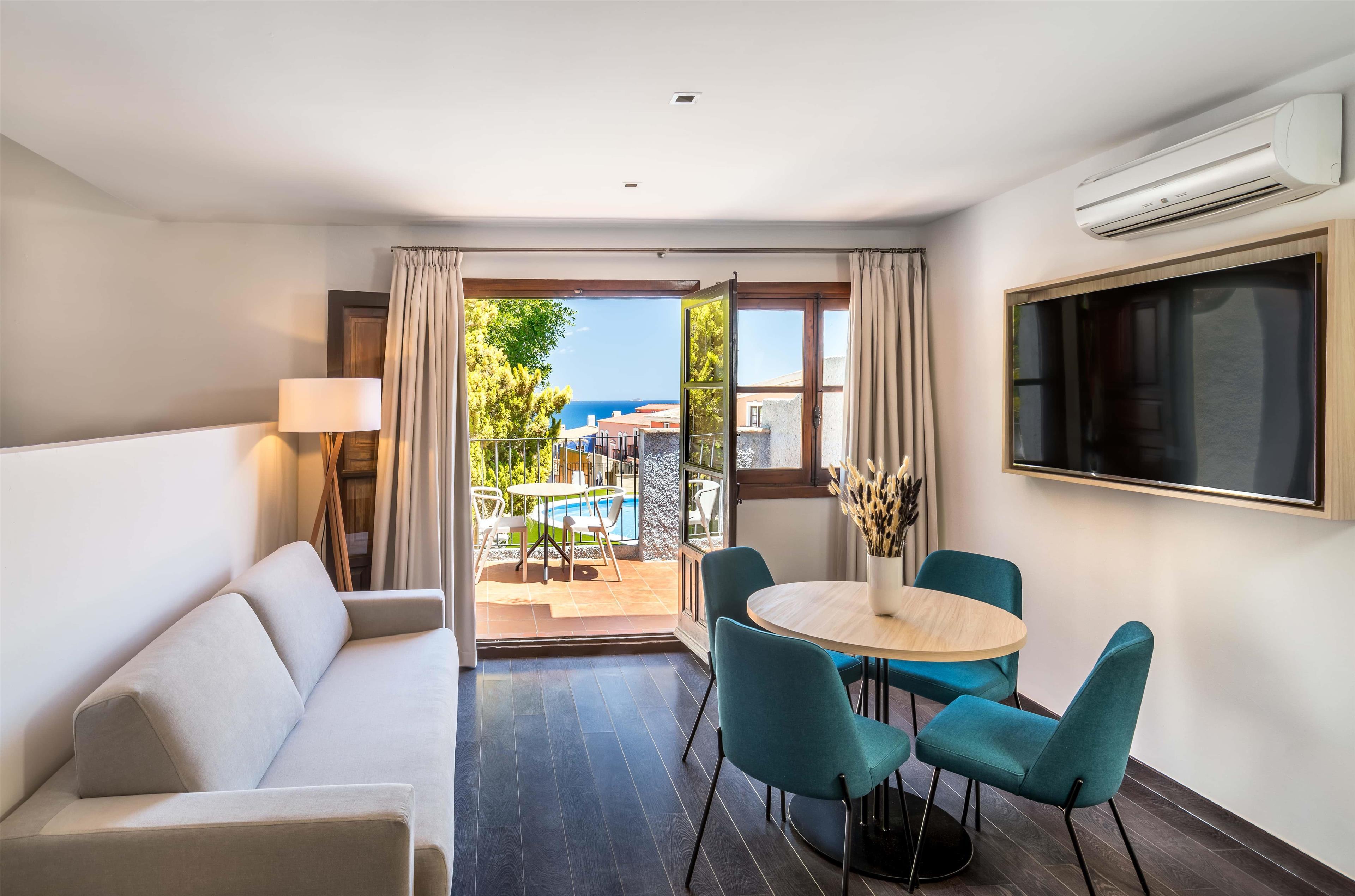 Double Superior Pool View