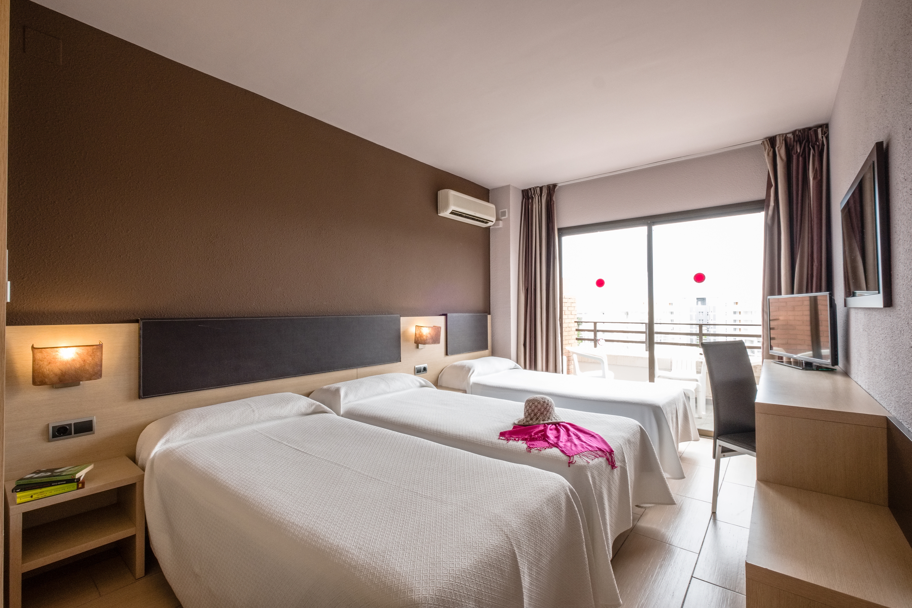 Double or Twin Capacity 4