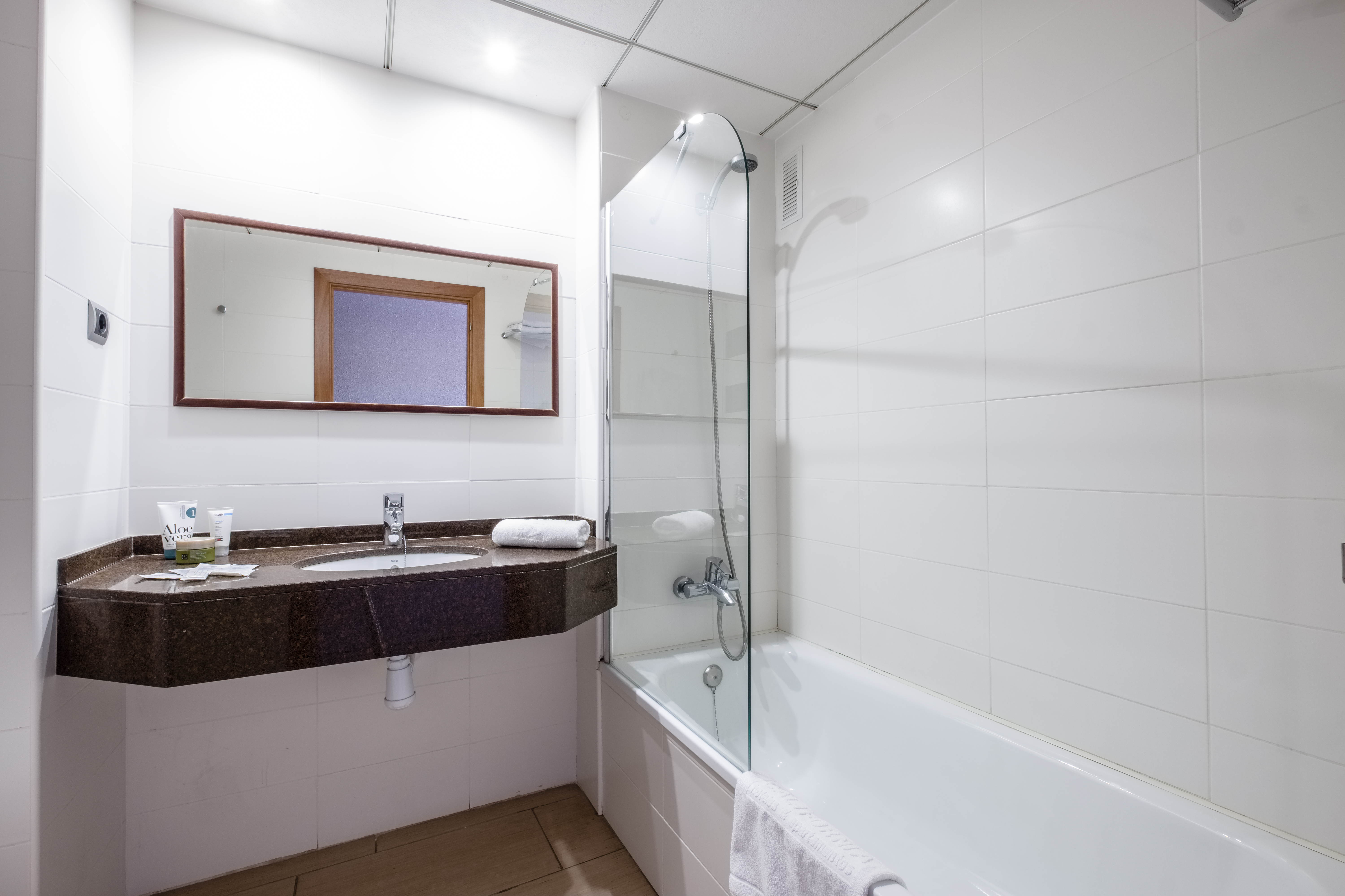 Double or Twin Capacity 4