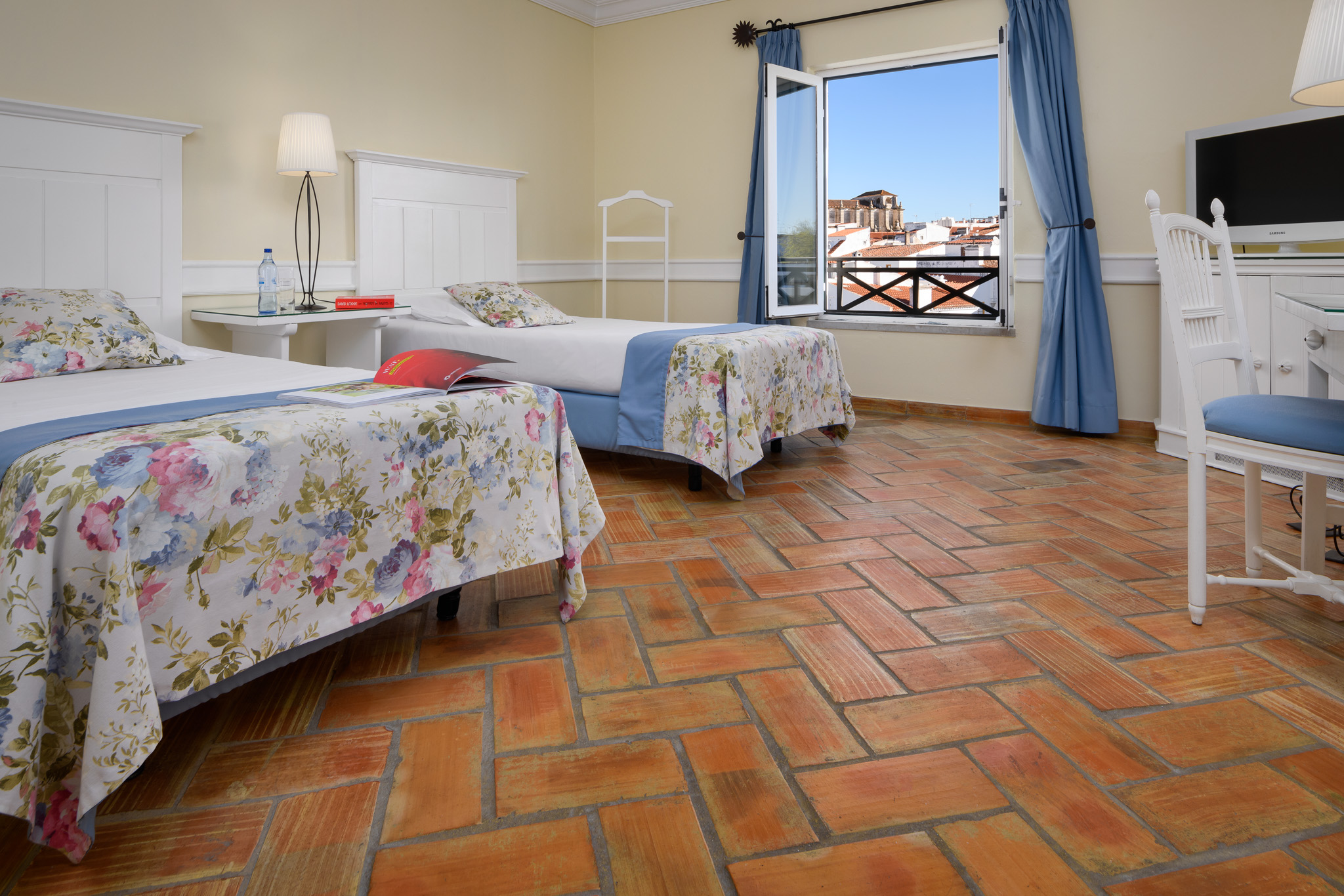 Single Classic City View